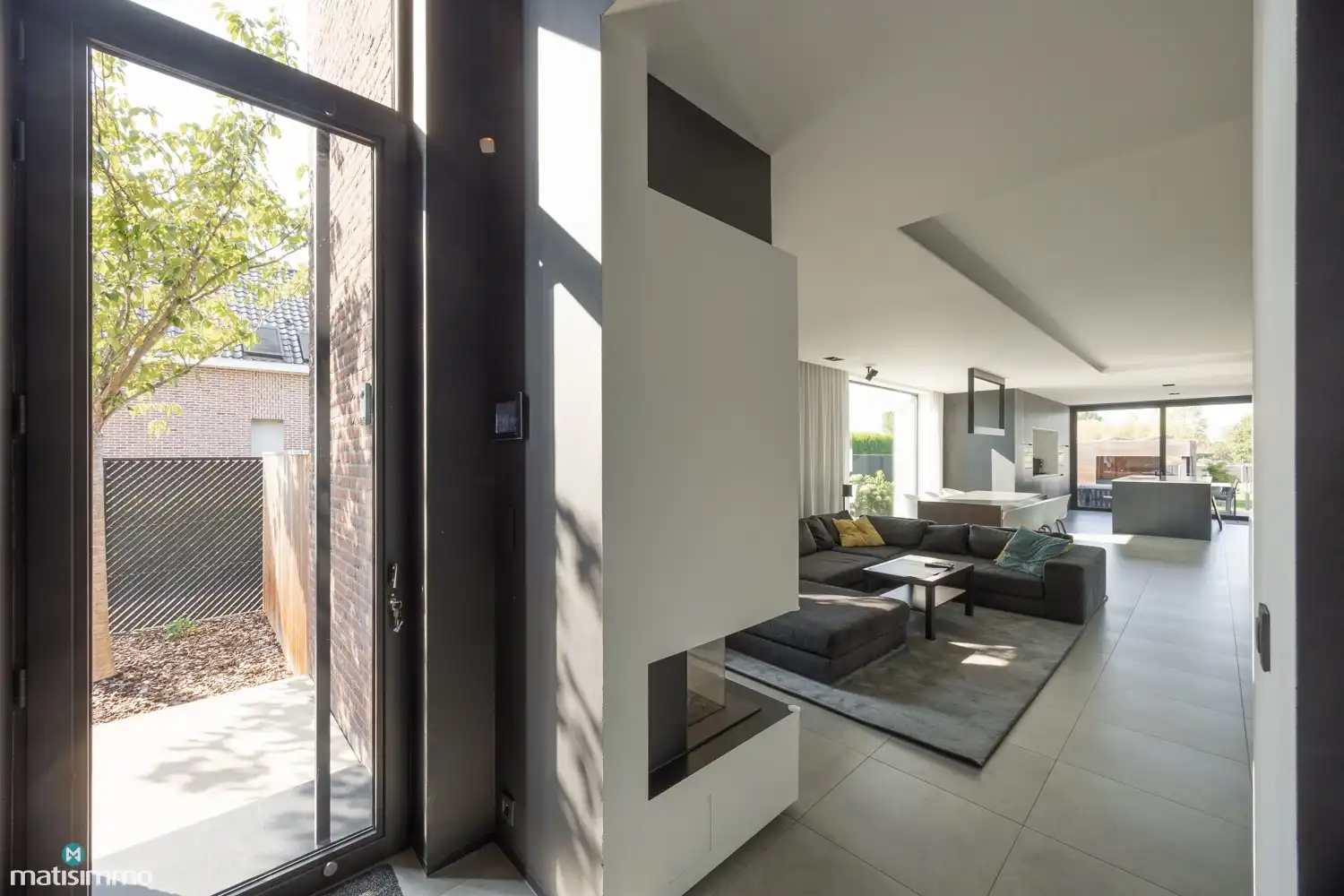 MODERNE, PERFECT ONDERHOUDEN EENGEZINSWONING MET CARPORT, KELDER EN VOLLEDIG AFGEWERKTE TUIN IN DIEPENBEEK foto 3