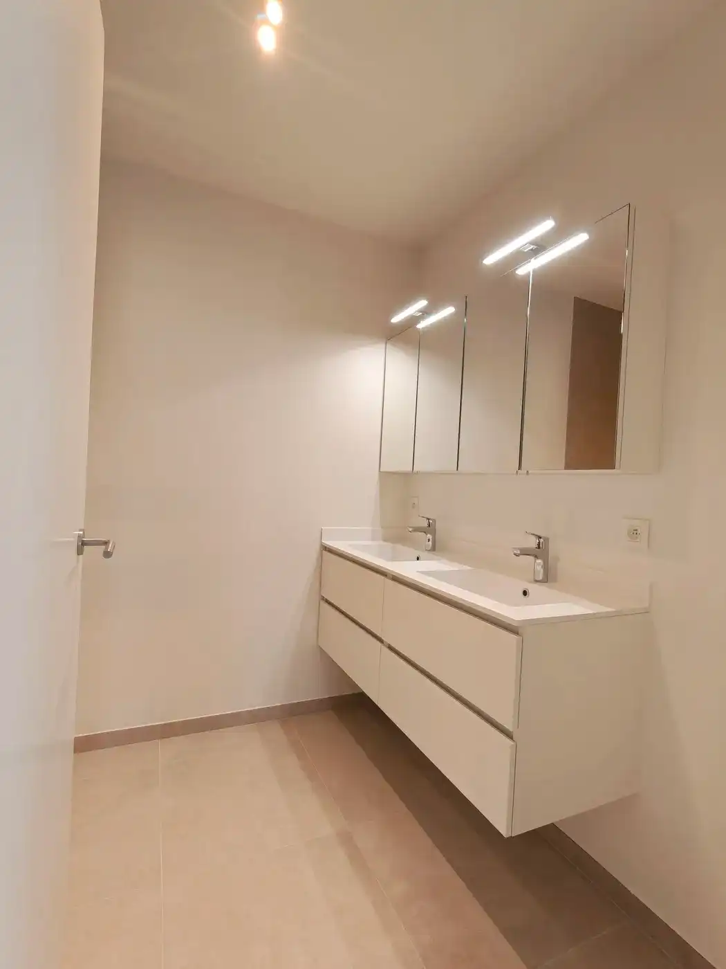 Geluveld – Modern nieuwbouwappartement op de eerste verdieping met 2 slaapkamers en garage foto 5
