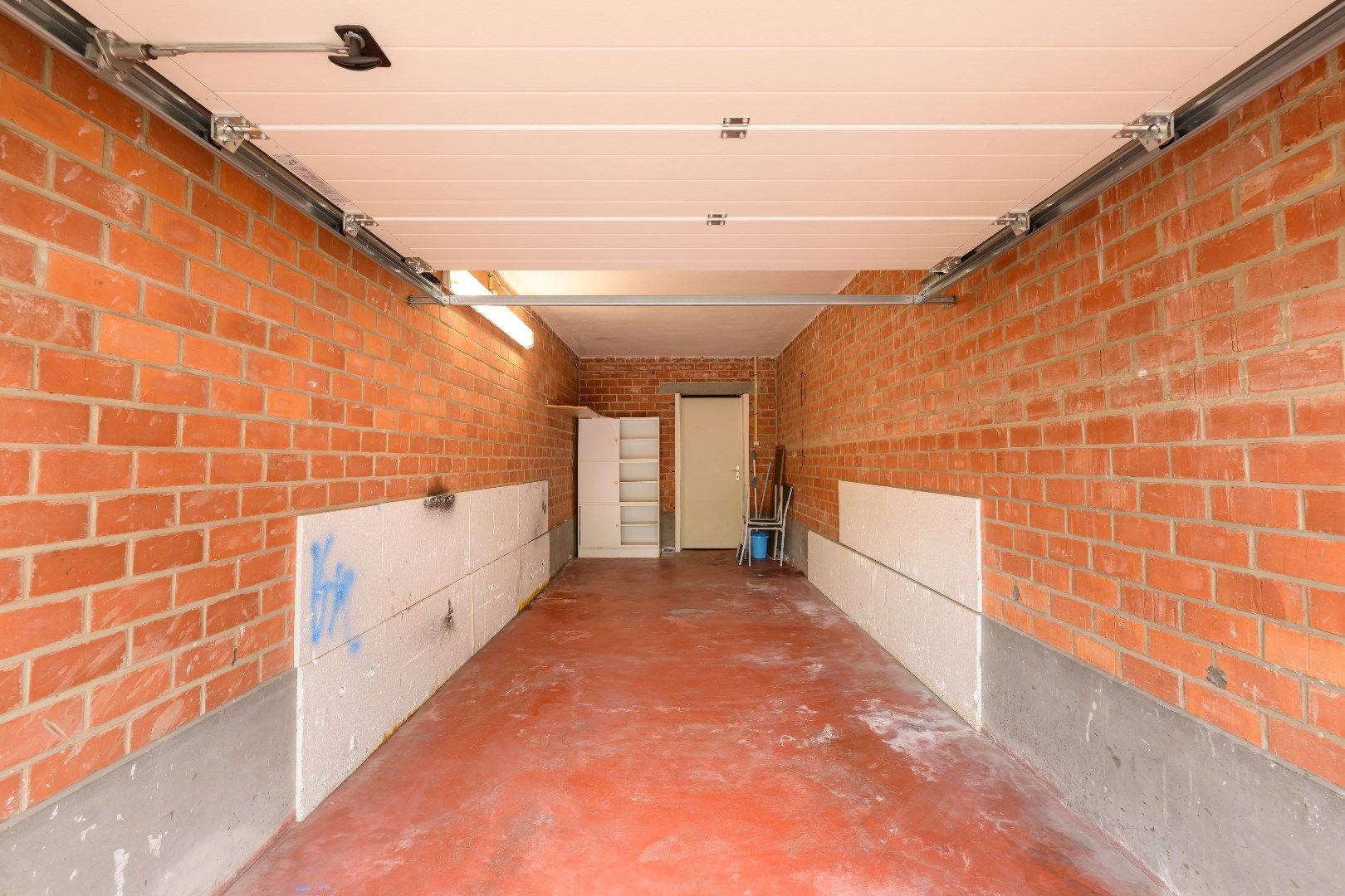 INPANDIGE GARAGE (24 m²) IN HARTJE ROESELARE foto 2