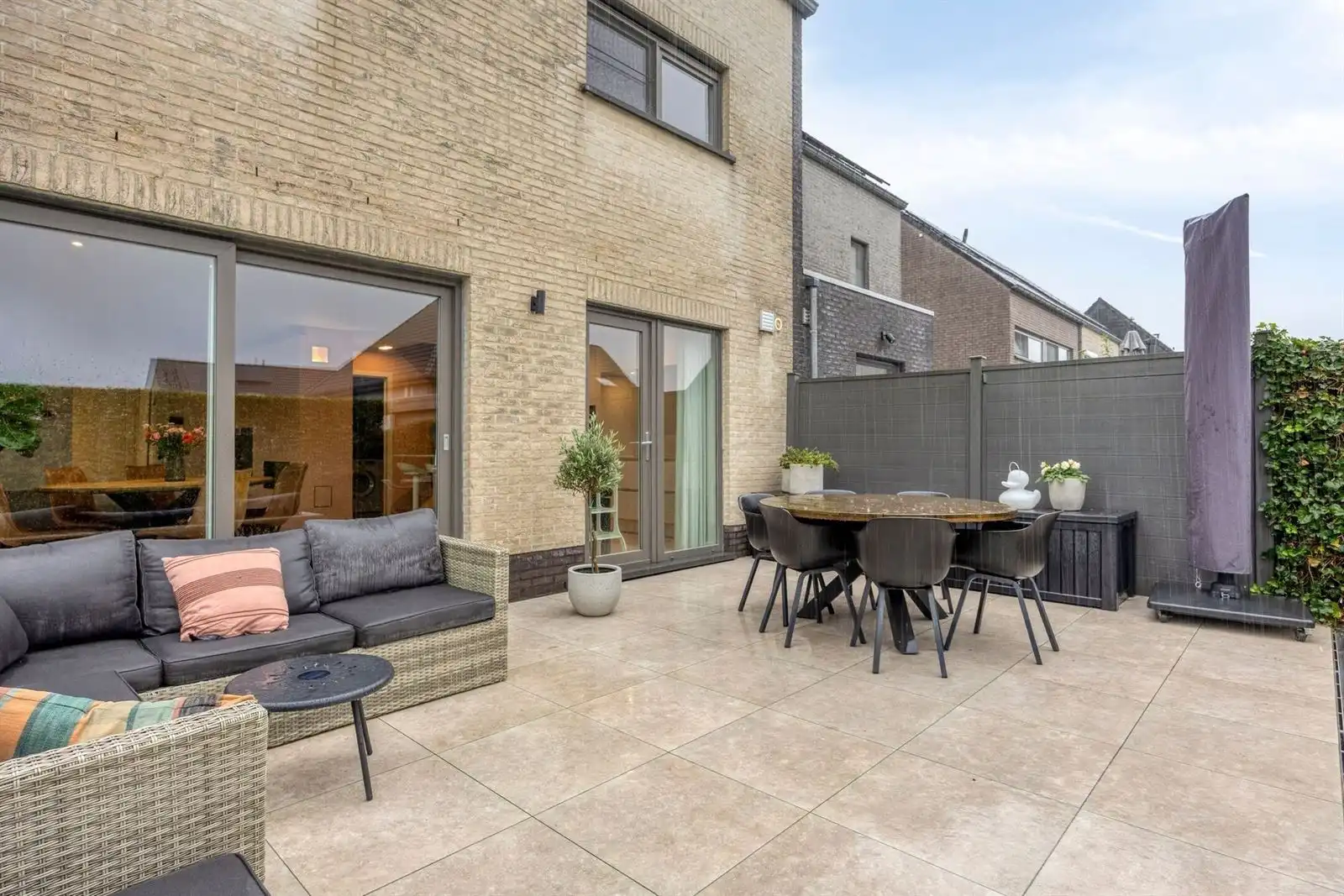 Halfopen bebouwing 5 slaapkamers met tuin  foto 25