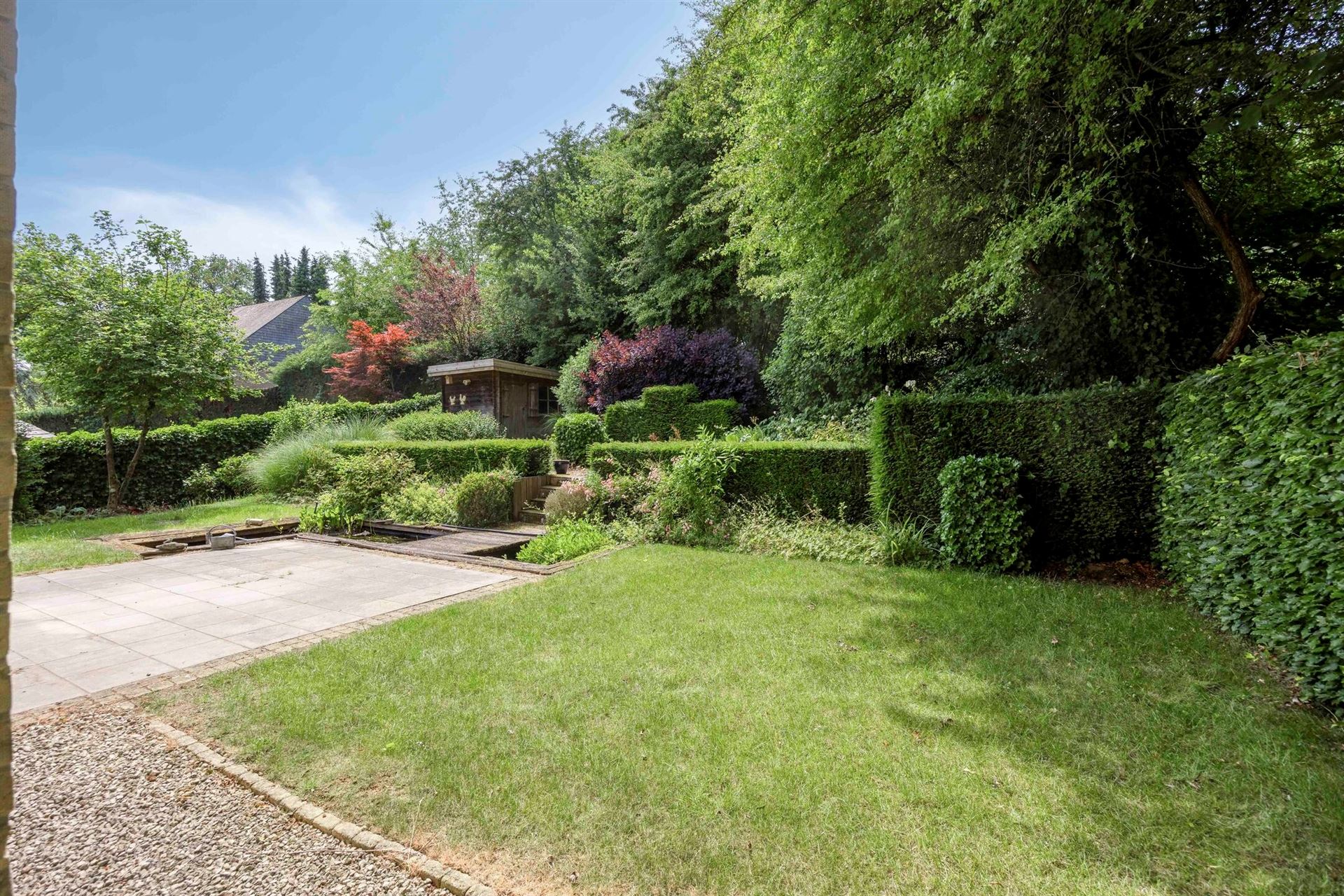 Prachtige moderne villa in rustige wijk foto 30