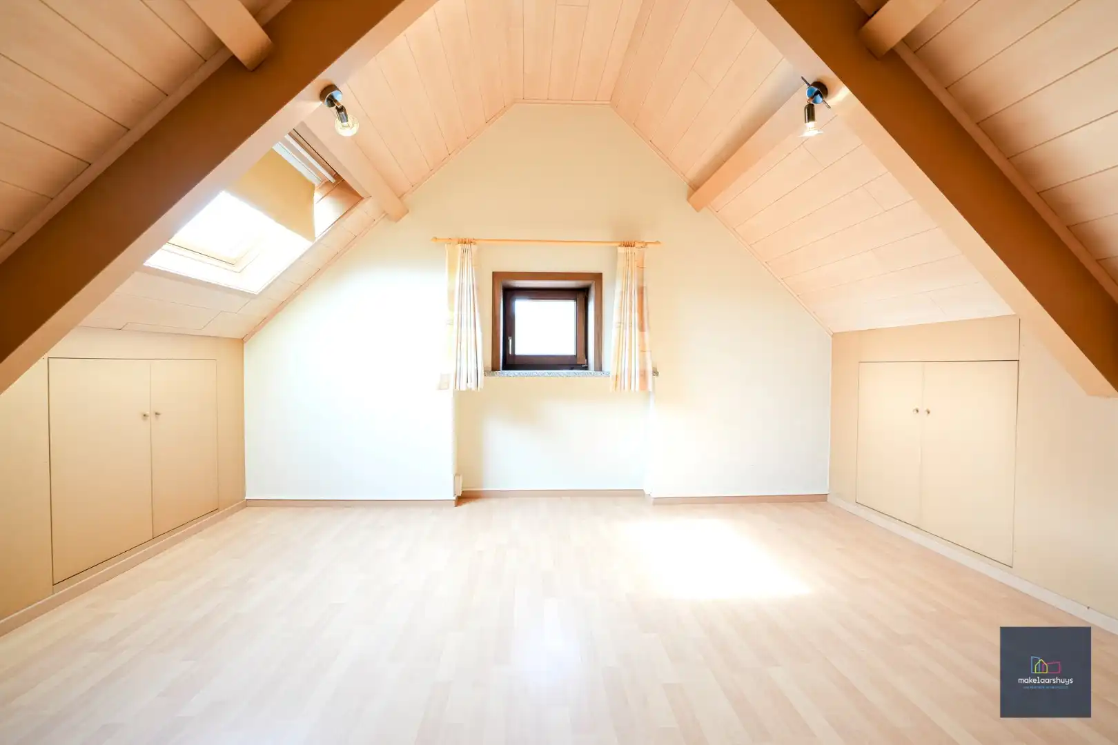 Ruime  halfopen bebouwing  met  zonnige tuin, terras en garage in Waarschoot  foto 21