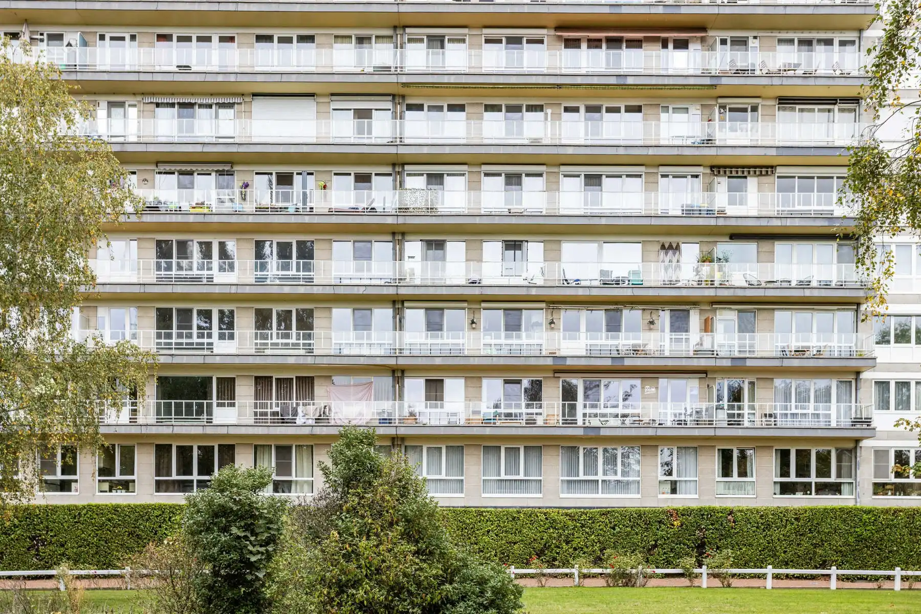 Instapklaar appartement met terras en prachtig uitzicht! foto 36