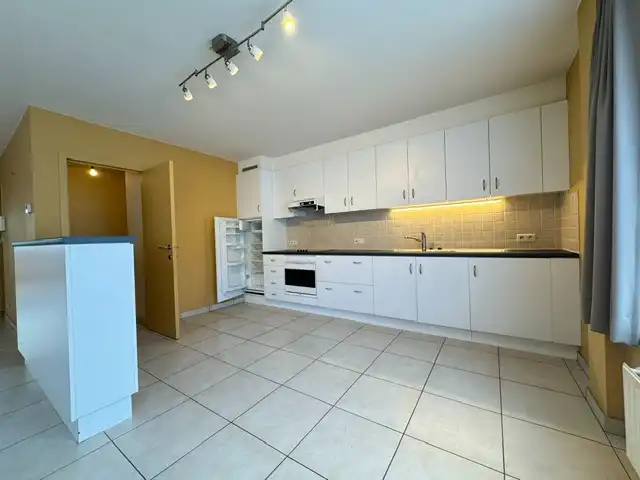 Zeer ruim 2 slpk appartement te huur in Westende dorp! foto 4