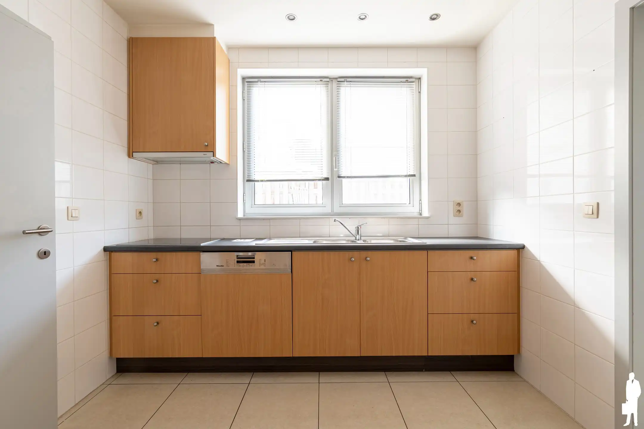 Ruime woning met magazijn op gunstige locatie in Ranst foto 6