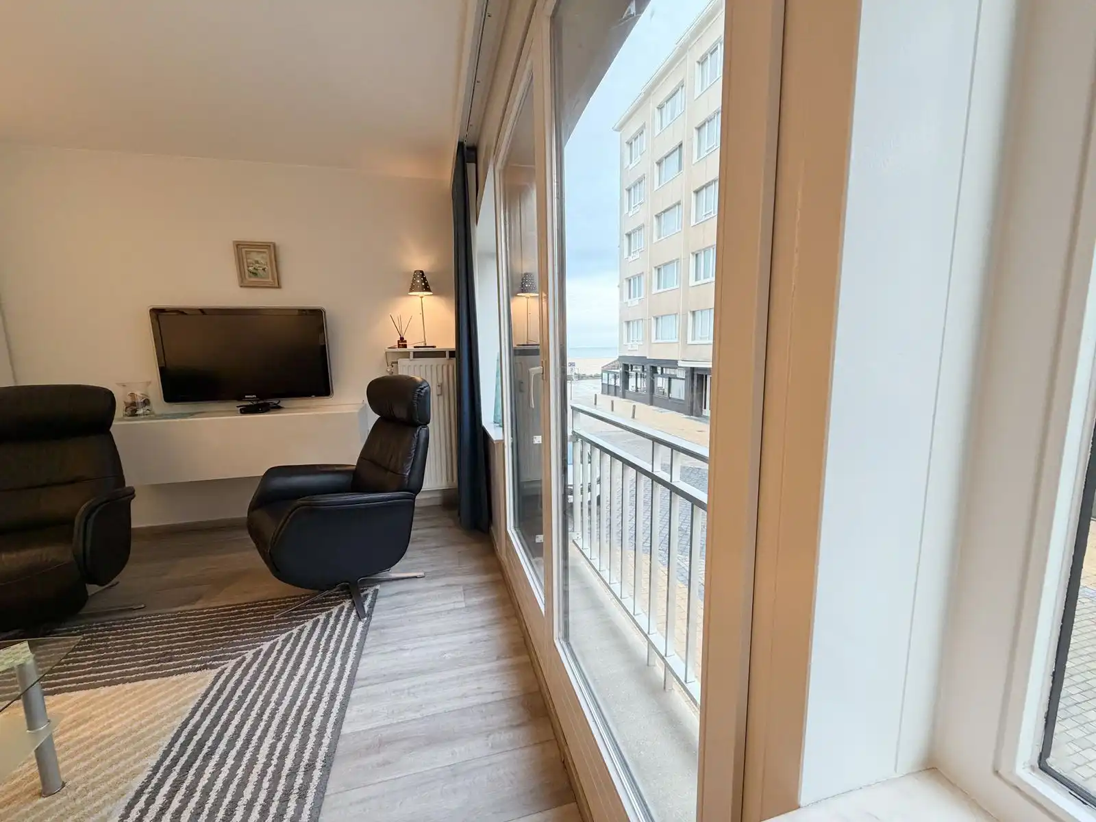 Lichtrijke studio op toplocatie nabij zee & strand foto 4