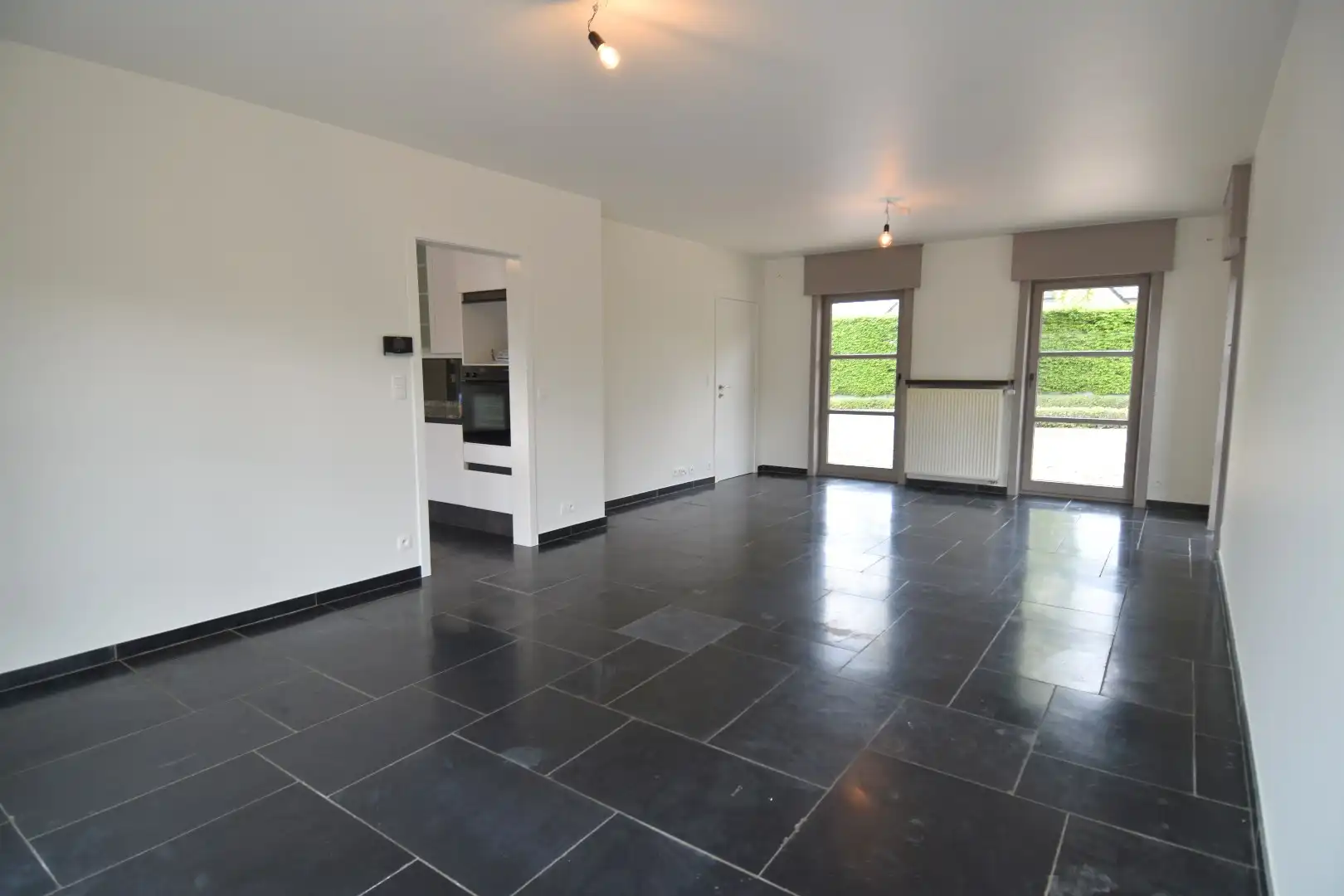 Ruime woning met 4 slaapkamers, tuin en garage in Bellegem foto 4