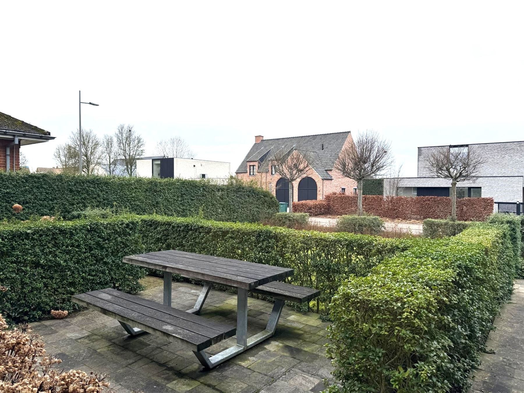 Instapklare woning in het centrum van Ingooigem met apart bureau foto 16