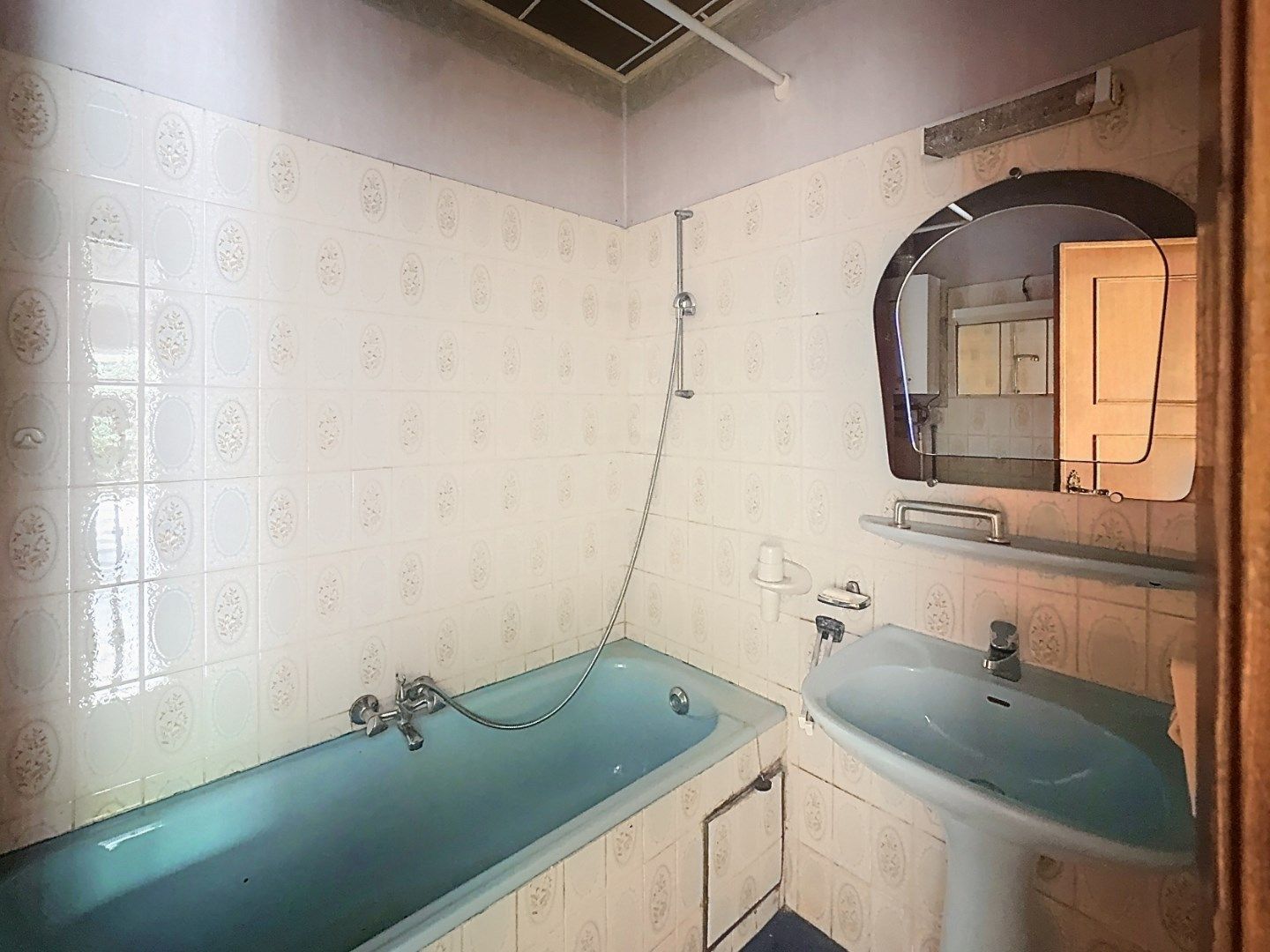 Te renoveren woning op afgesloten perceel van 936m² foto 14