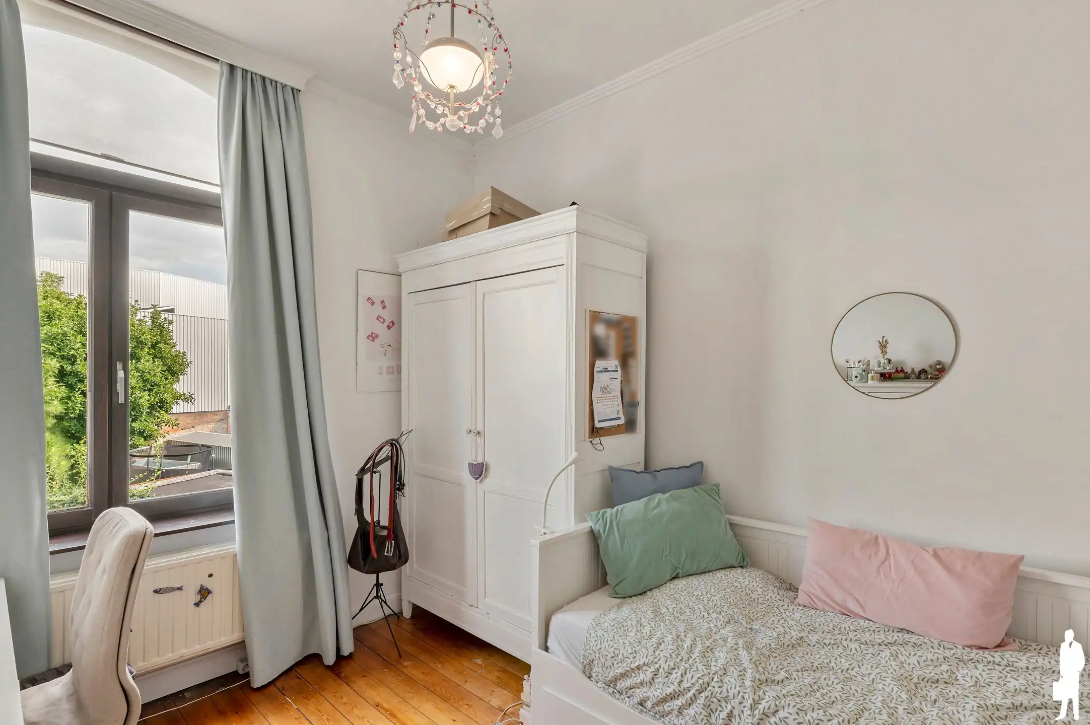 Karaktervolle woning met 6 slk, zwembad + atelier  foto 26