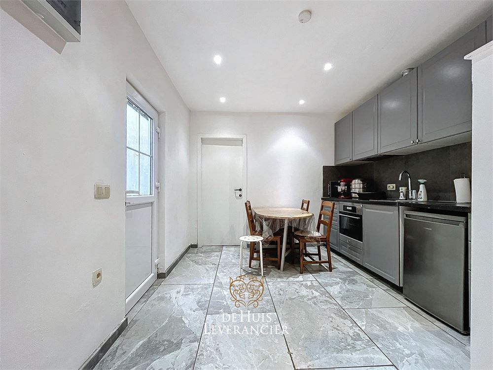 RUIME woning te koop (8 slpks, 2 badk) die ook perfect als tweewoonst kan dienen foto 16