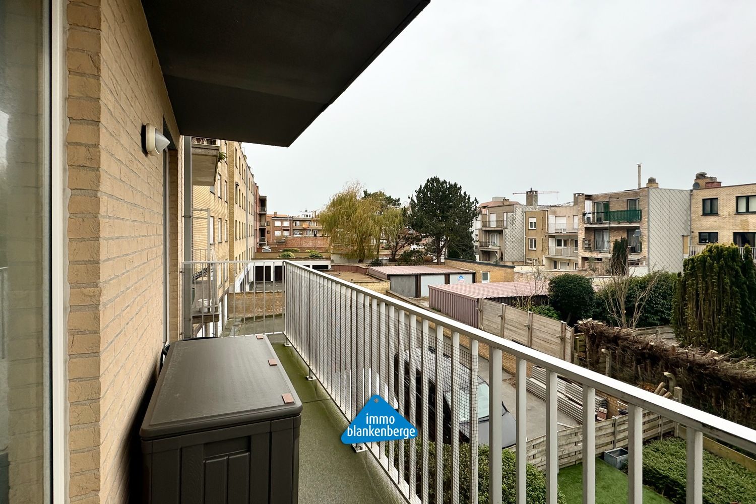 Ruim en modern appartement met twee slaapkamers foto 18