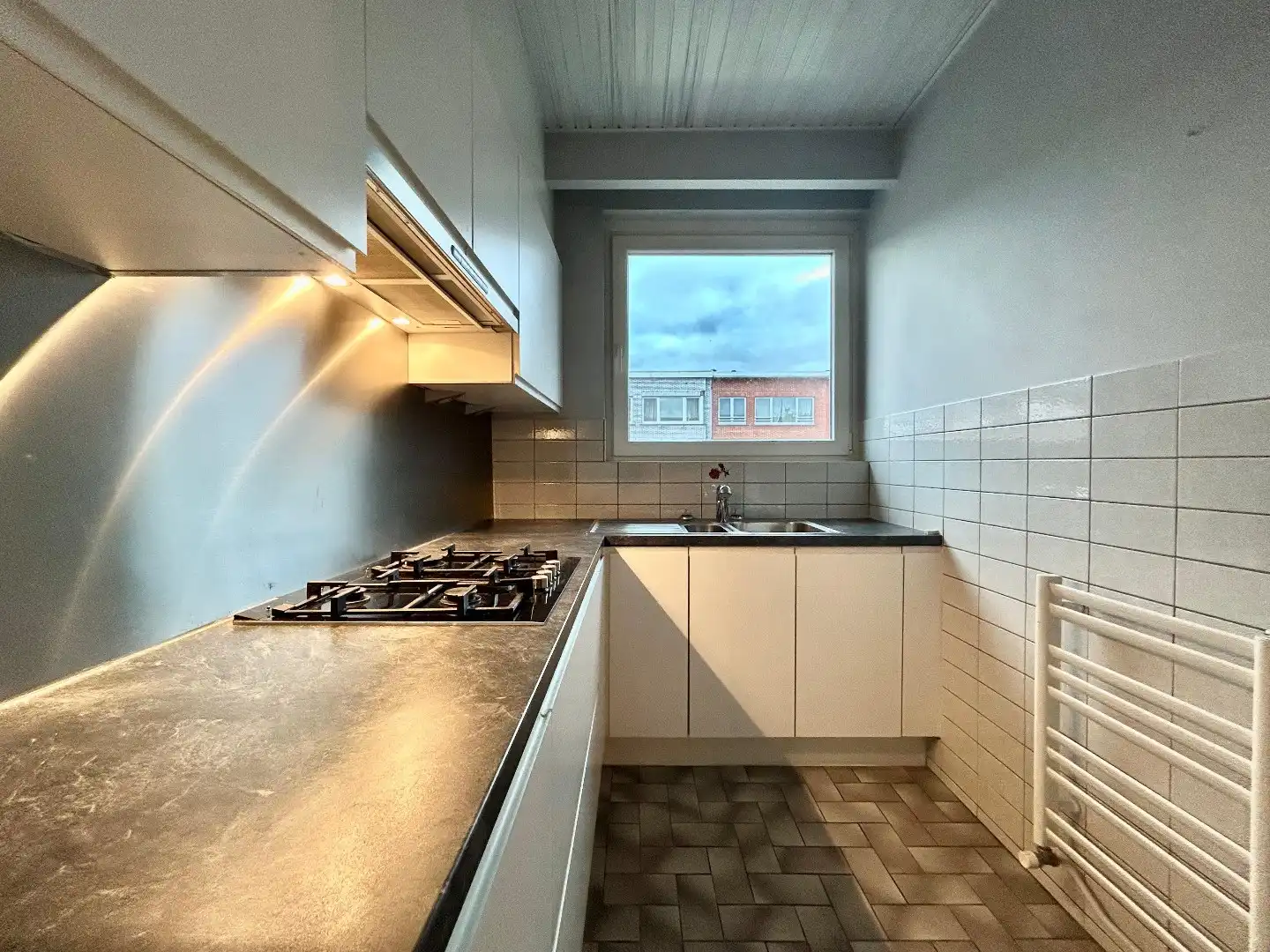 Instapklaar appartement met twee slaapkamers en terras foto 8