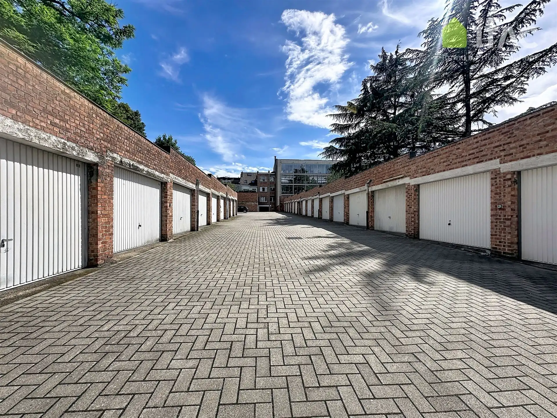 Fantastisch gelegen garagebox te koop vlakbij Montgomery foto 3