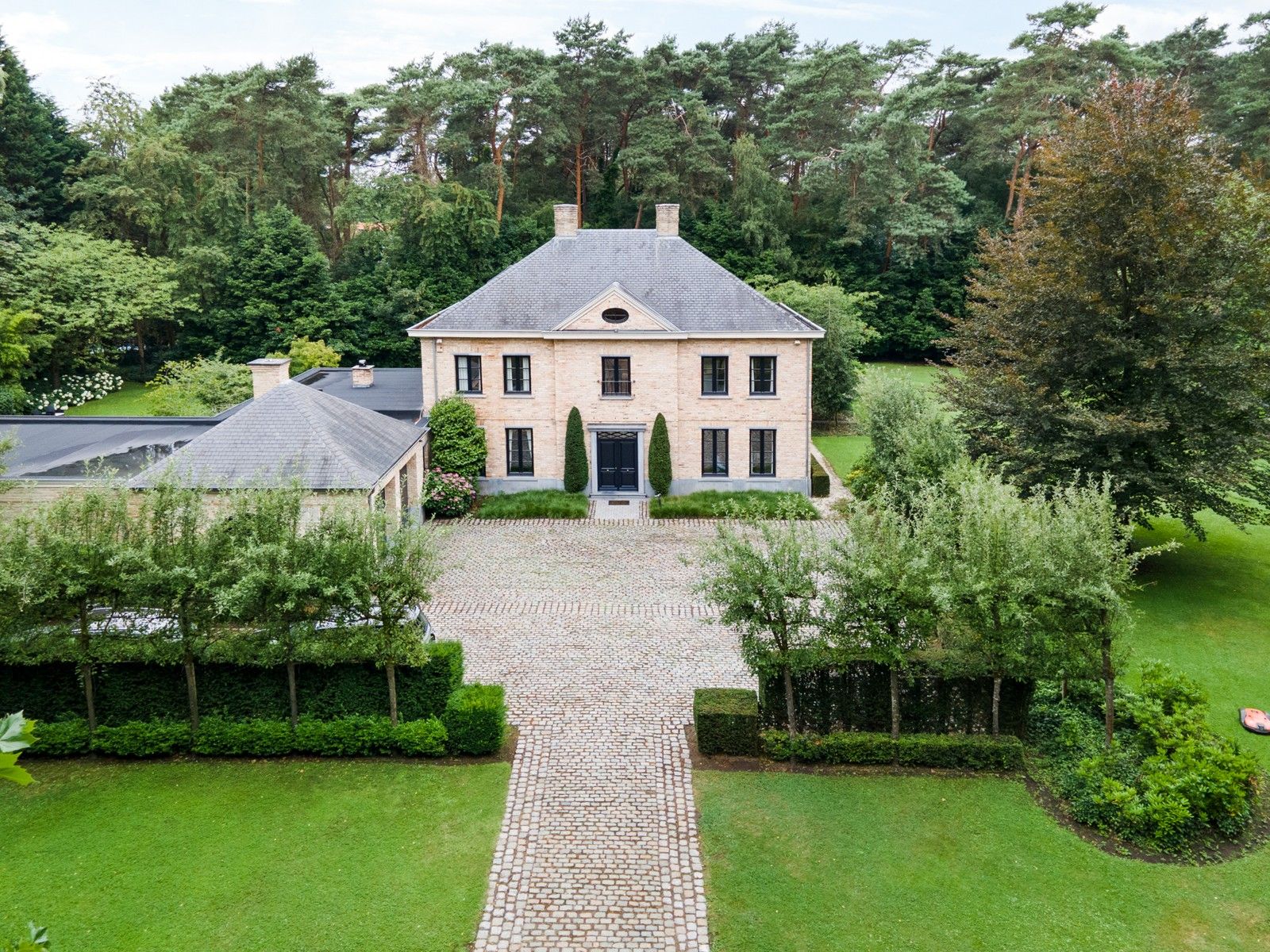Exclusieve villa met parktuin foto 2