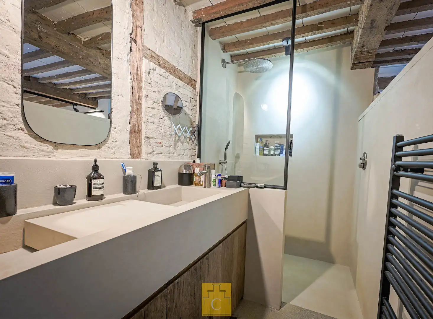 17e-18e eeuws diephuis vlakbij de Markt, authentiek met eigentijdse touch, energiezuinig en stil foto 17