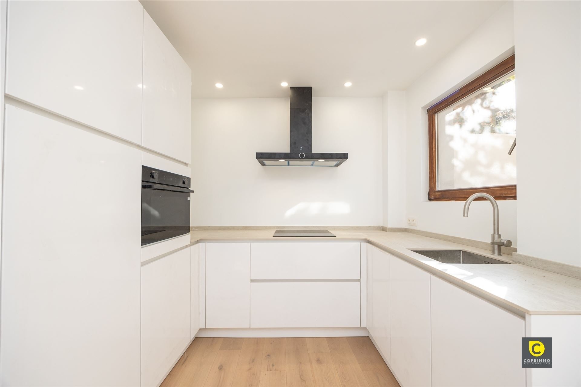 Recent gerenoveerd appartementsgebouw op toplocatie! foto 19