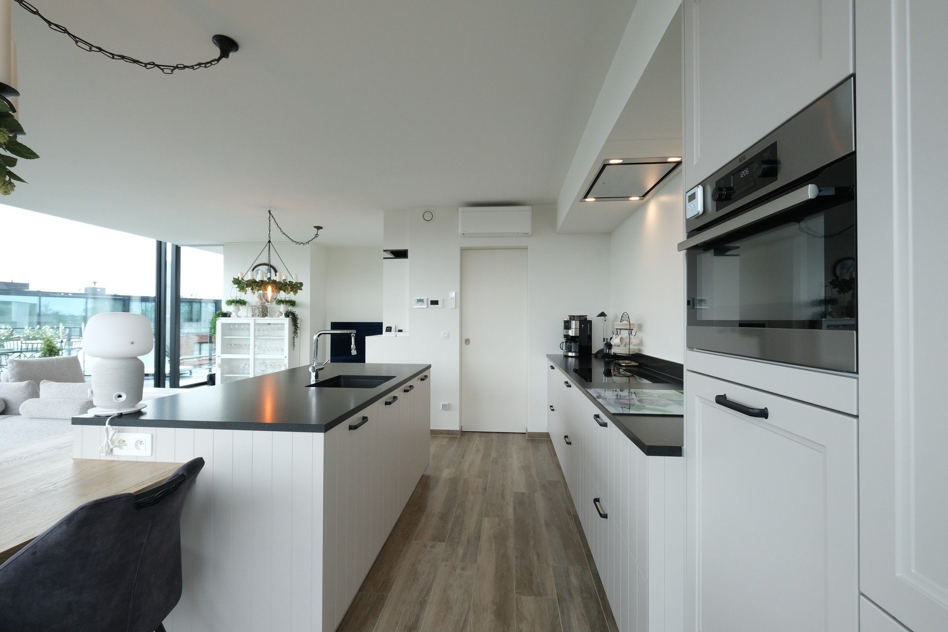 RECENT PENTHOUSE 150M² MET 2 SLP EN RUIM TERRAS VAN 80 m² NABIJ CENTRUM. foto 8