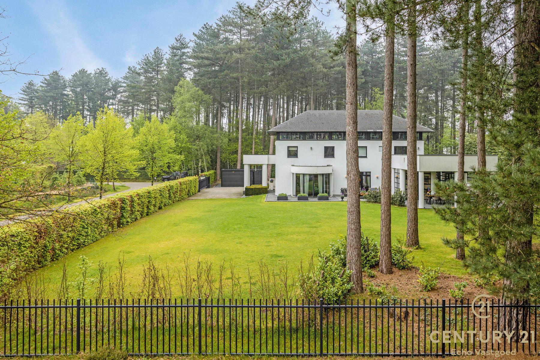 Villa met binnenzwembad en COMPLETE wellness op ca 2590m² foto 40