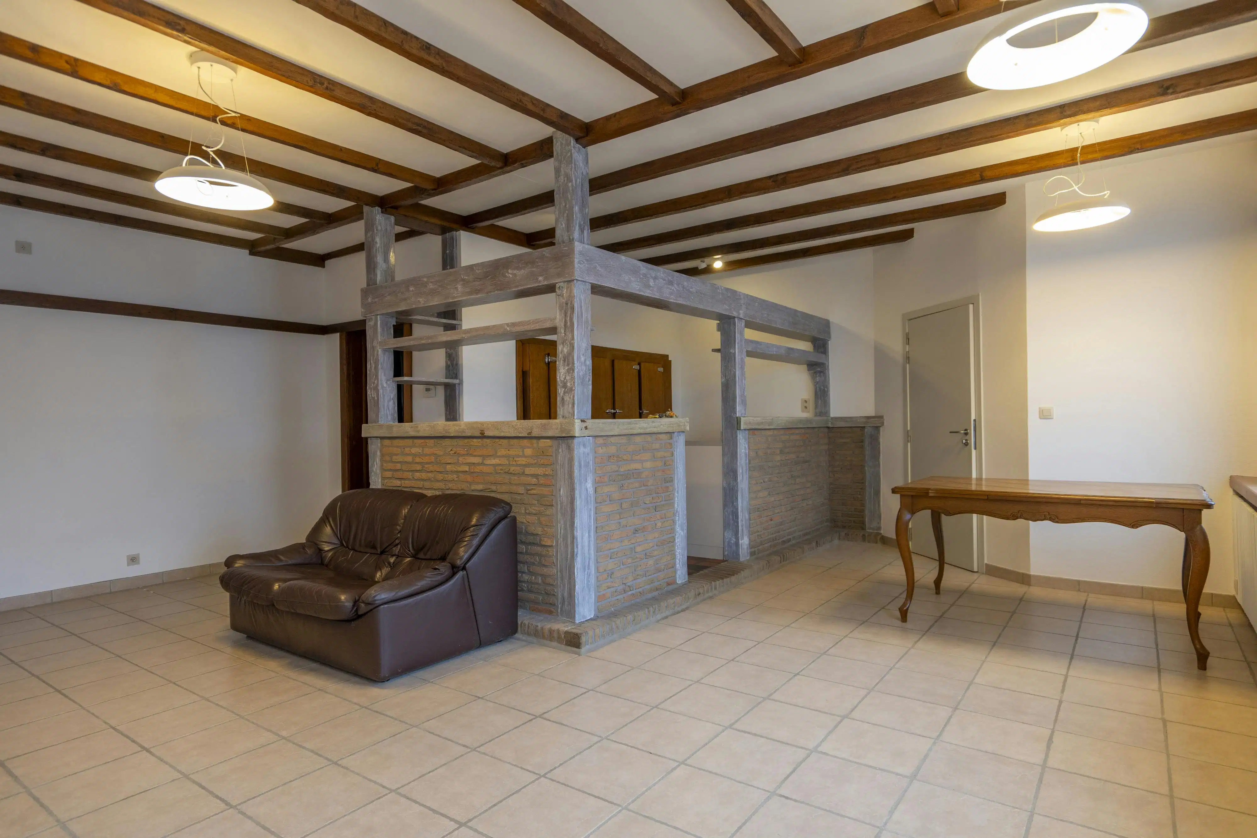 Commercieel interessant pand met woonst in Rekkem foto 3