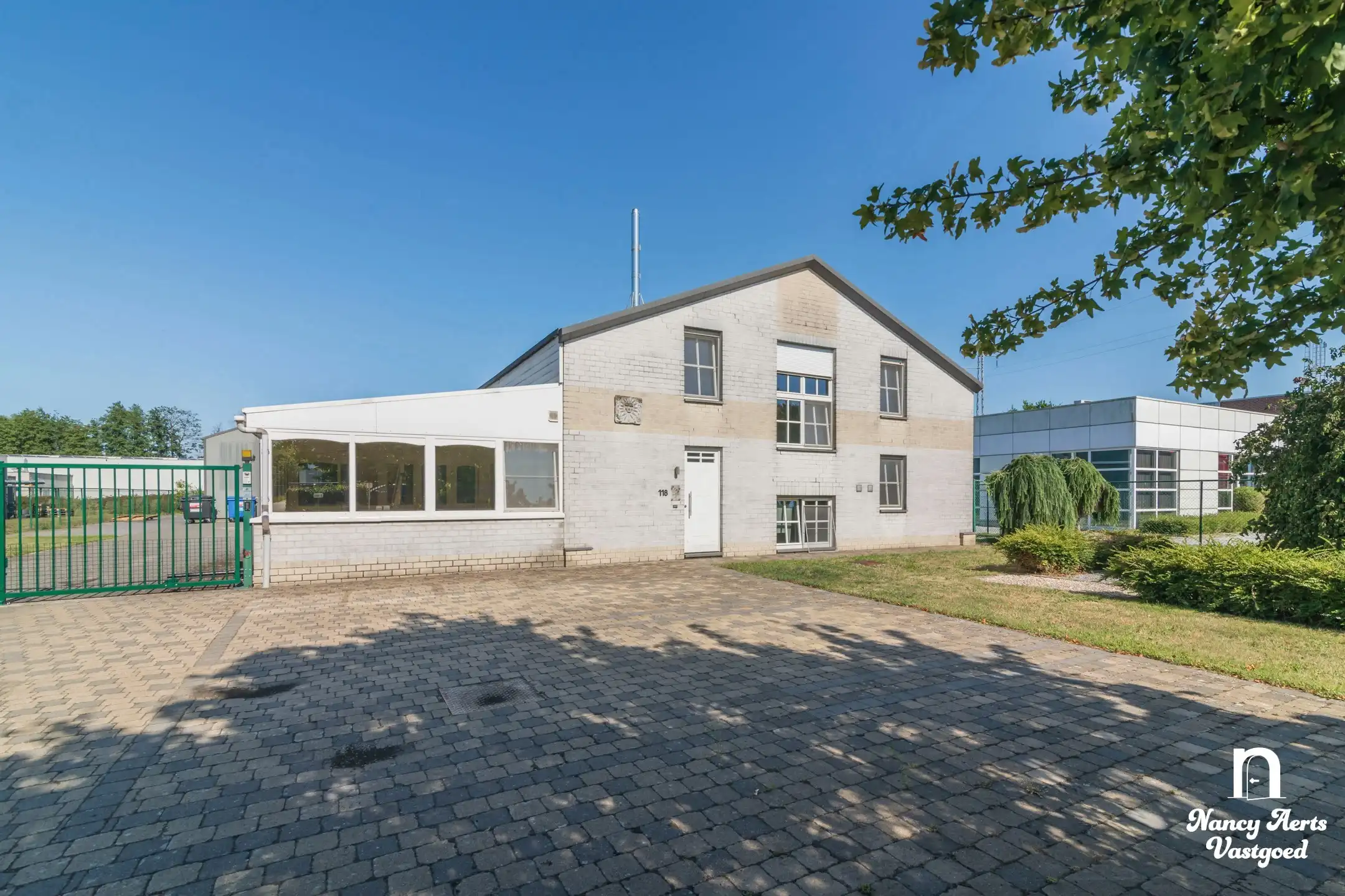 Loods van 550 m² met kantoor en woning met 4 slaapkamers foto 37