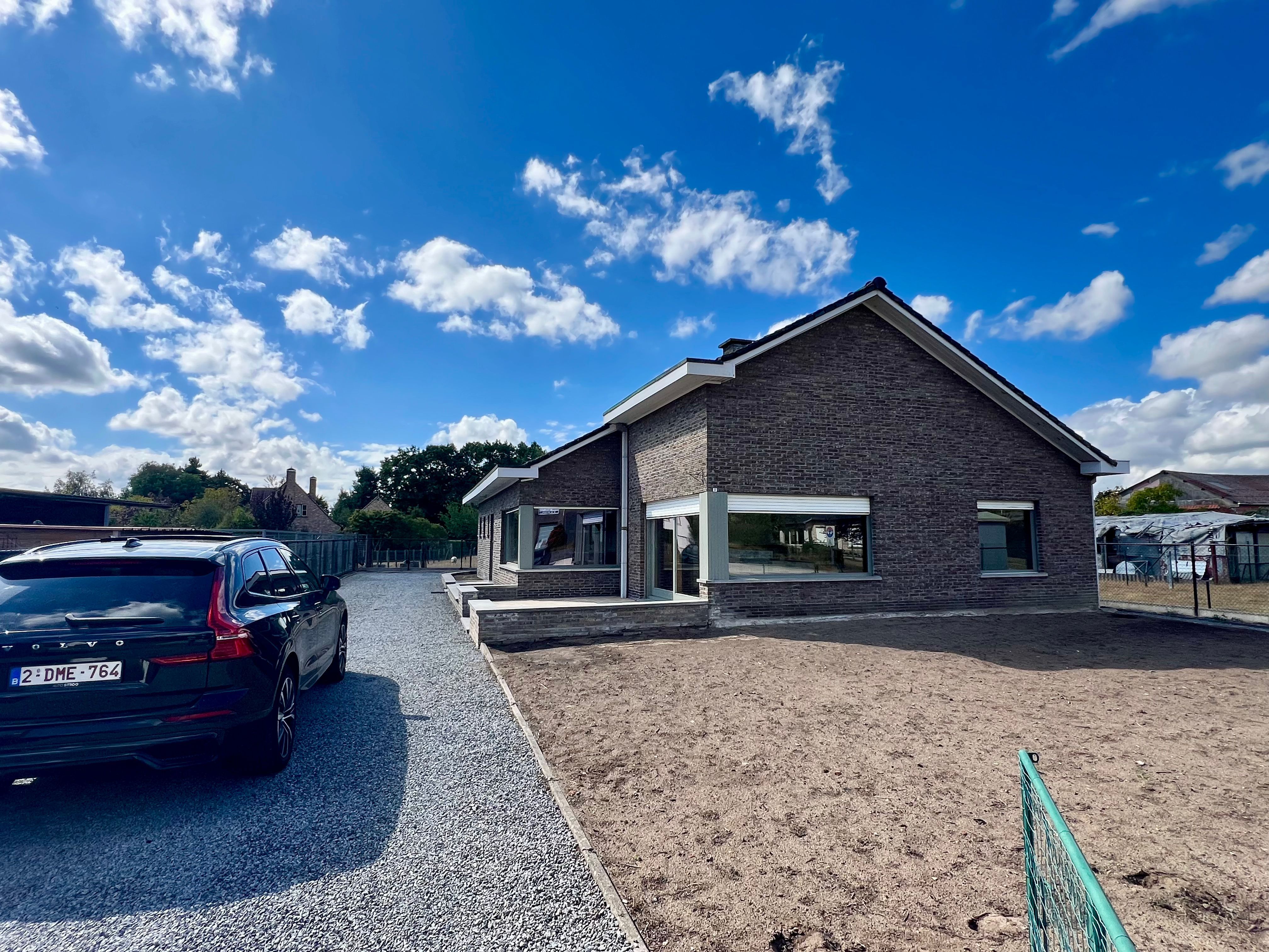 Open bebouwing met 3 slaapkamers en garage foto 16