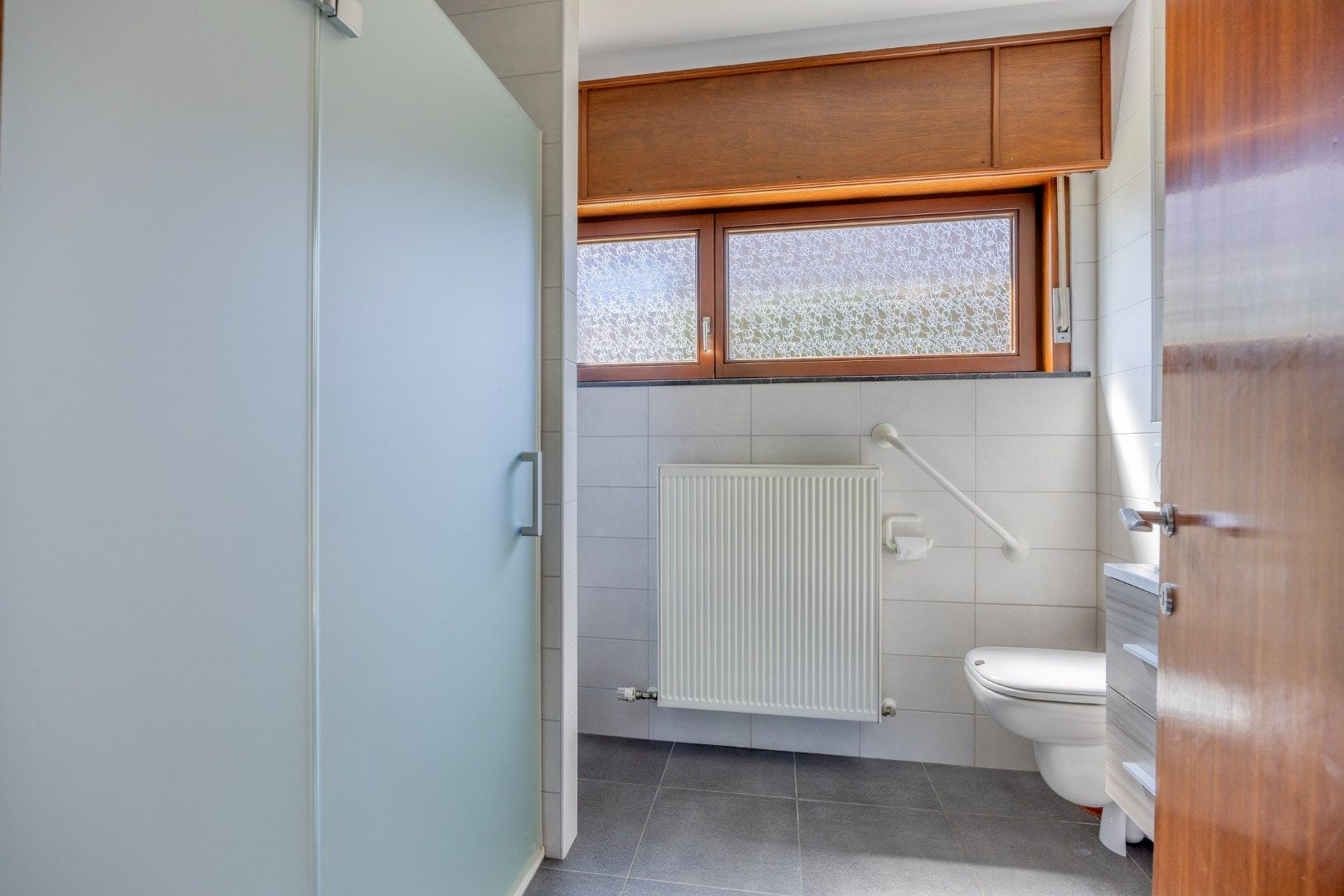 Ruime op te frisse woning op een perceel van 2.210 m² ! foto 11
