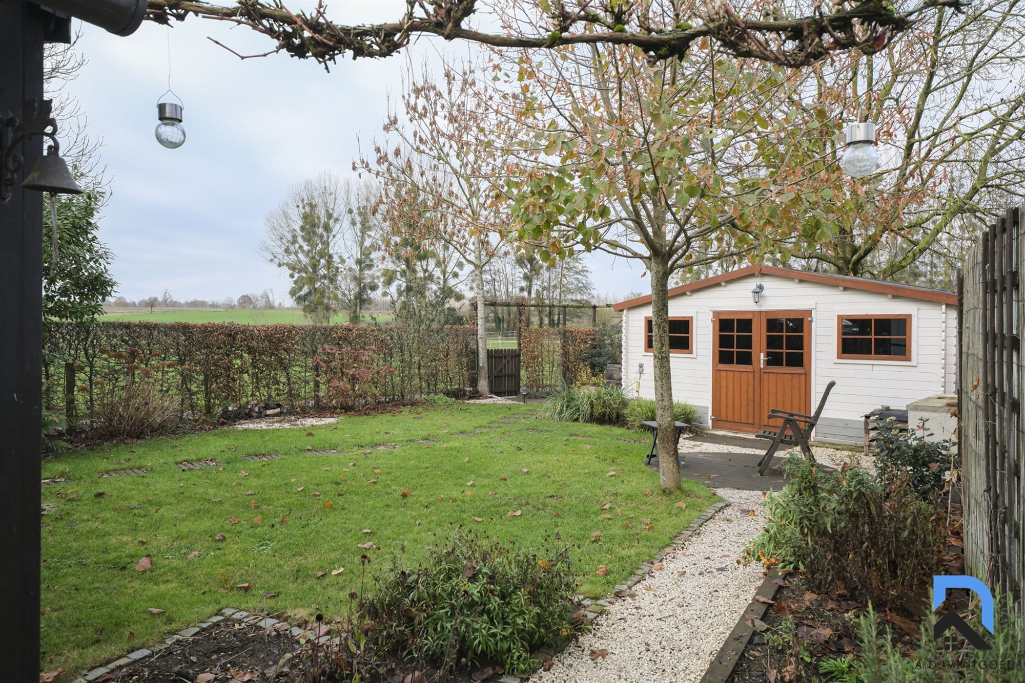 Mooie woning in het groen foto 24