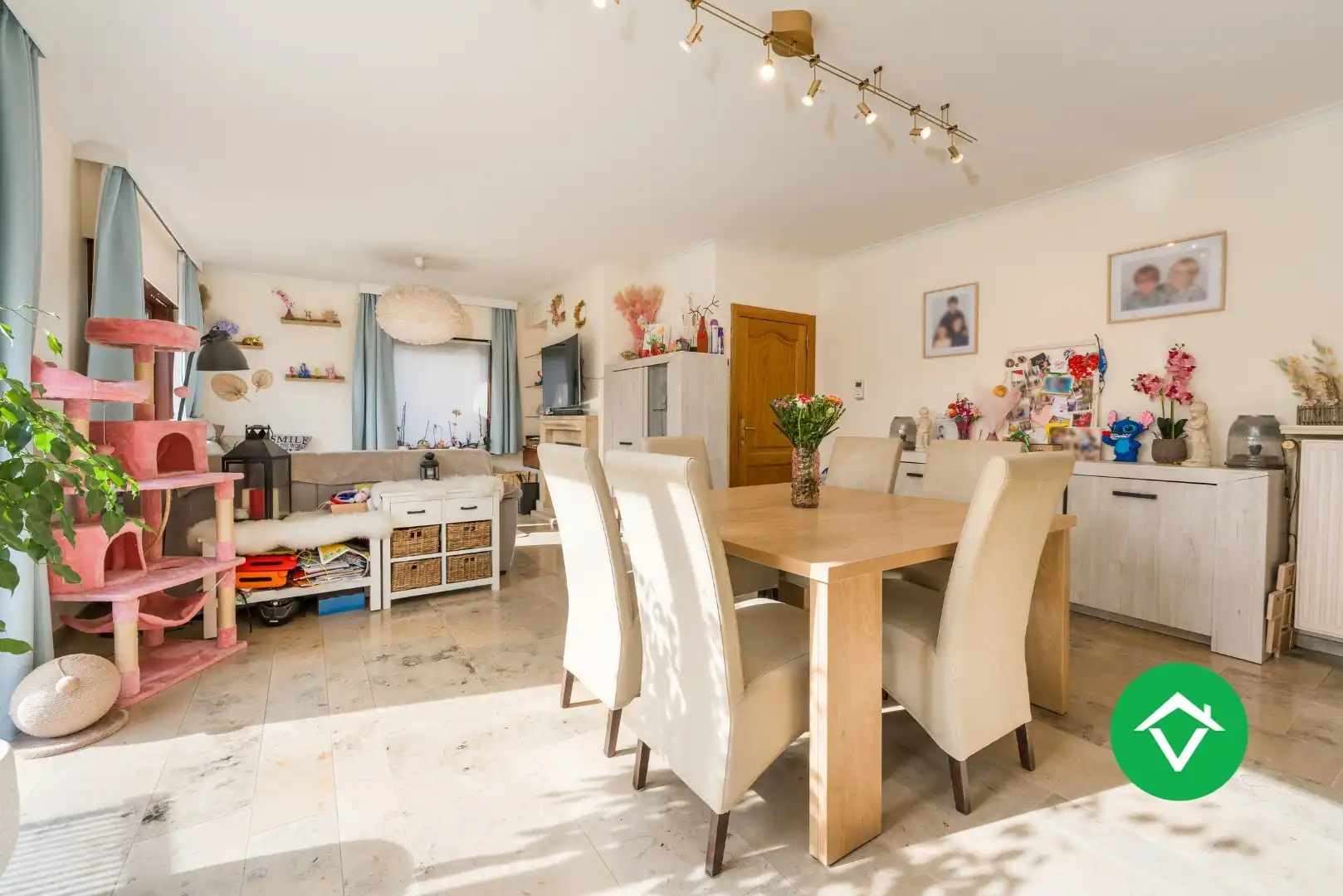 Alleenstaande woning met 5 slaapkamers en garage te Koekelare foto 6