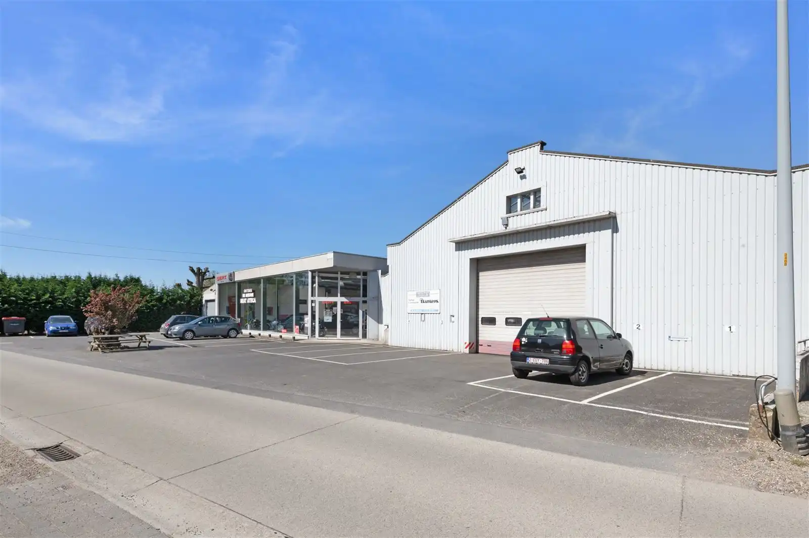 Functioneel bedrijfsgebouw te Kruisem! foto 3