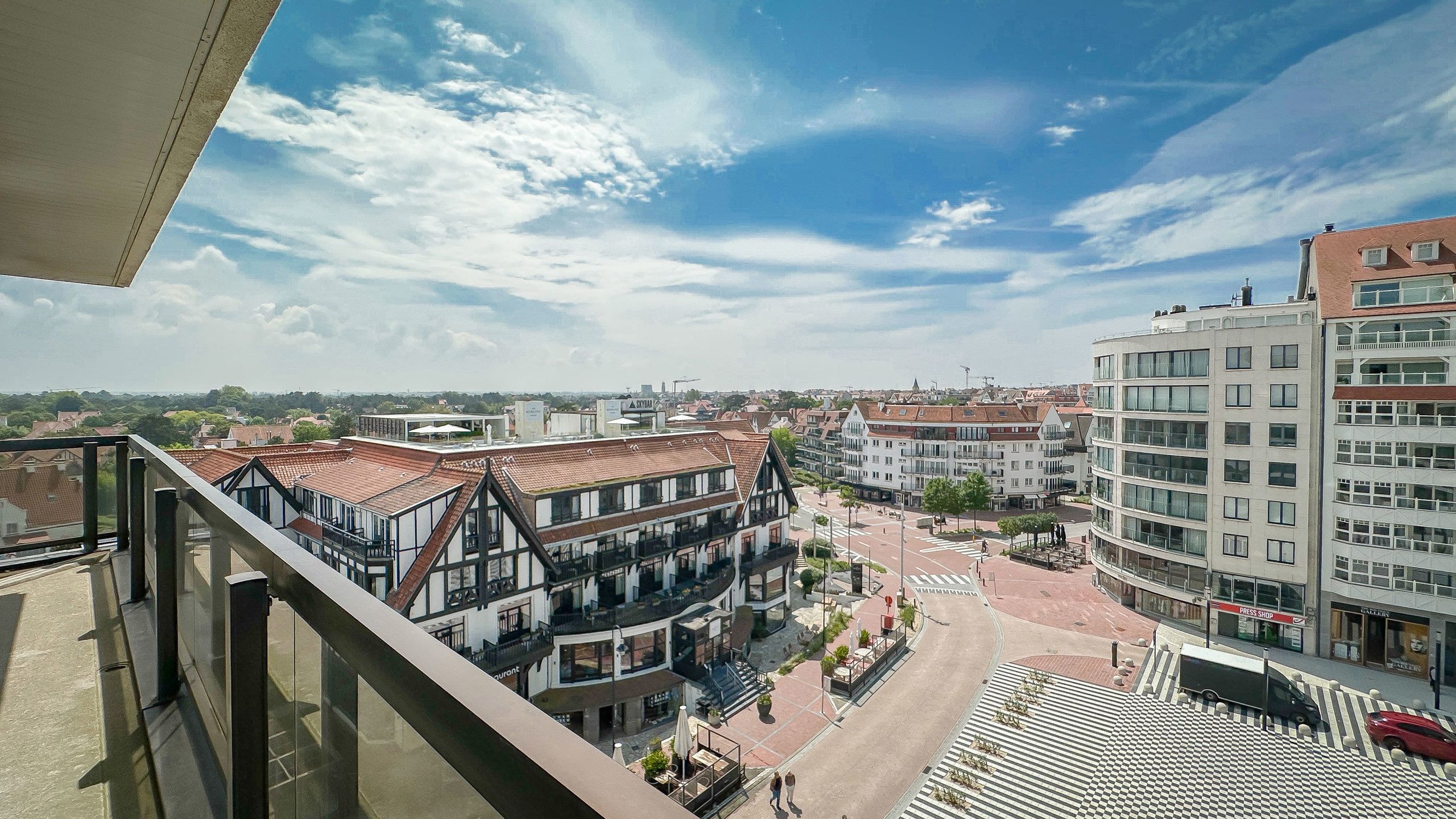 Uitzonderlijk HOEKAPPARTEMENT gelegen op het Albertplein... foto 4