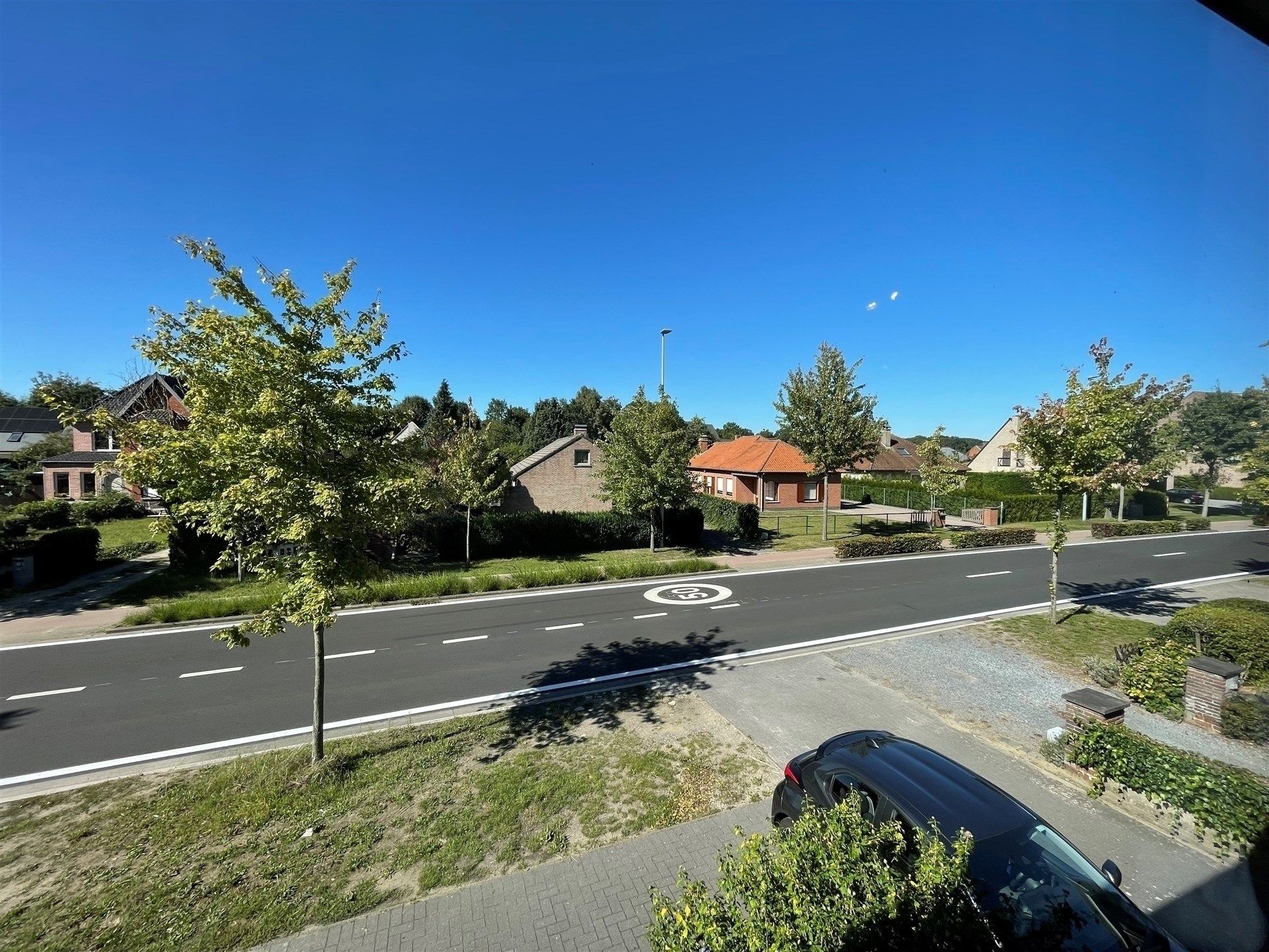 Gunstig gelegen 3 slaapkamer duplex appartement met garage.  foto 29