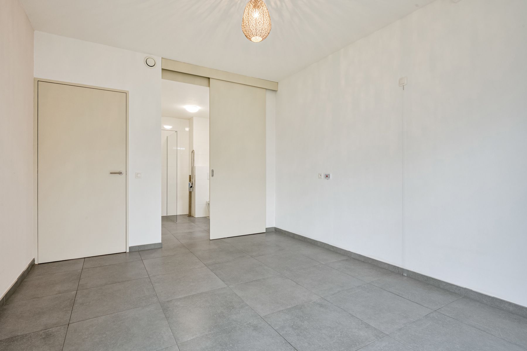 Serviceflat met terras en autostaanplaats in Viane foto 10