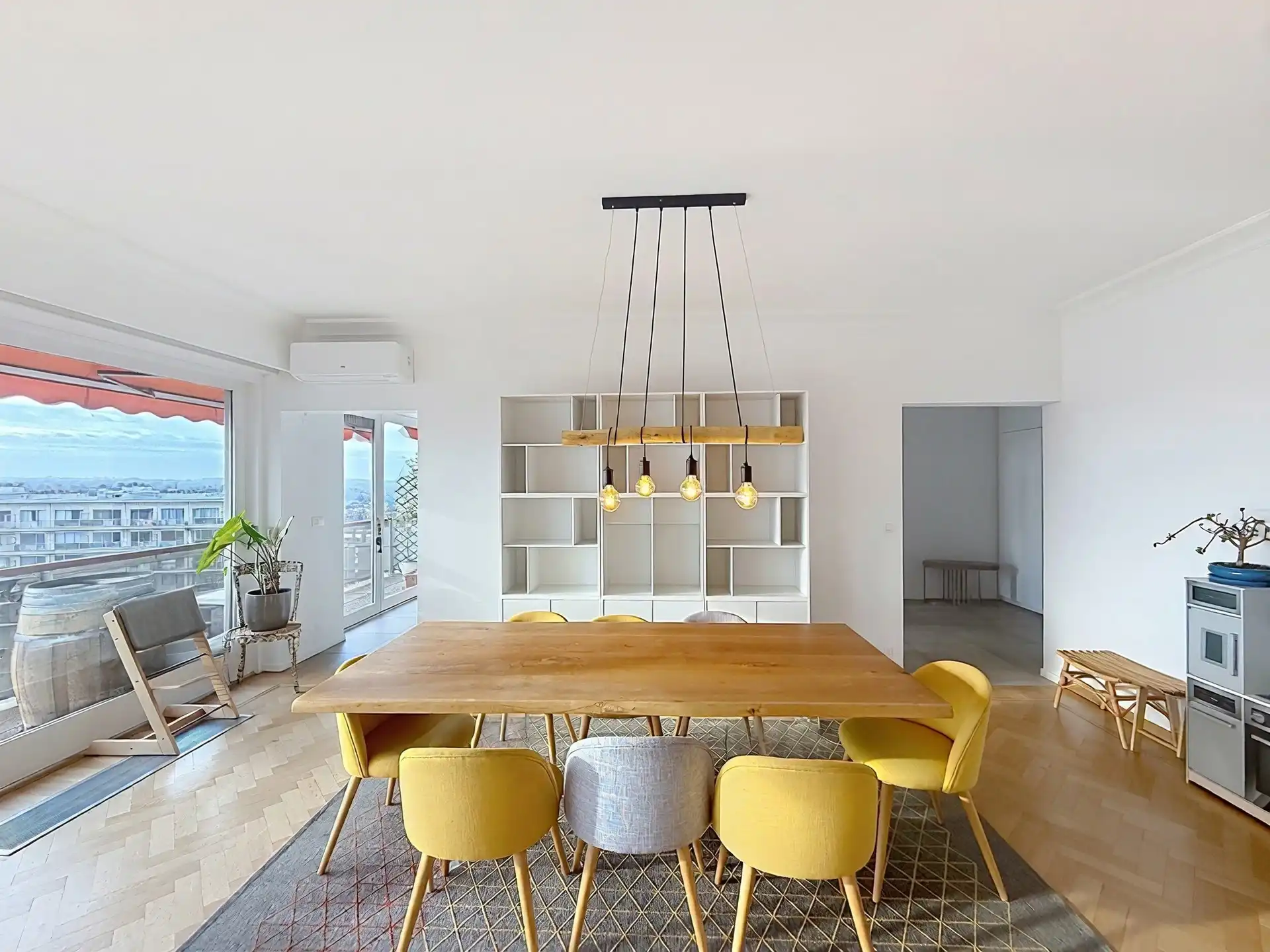 Ruim, gerenoveerd appartement 134 m² - 2 slaapkamers+terras  foto 2