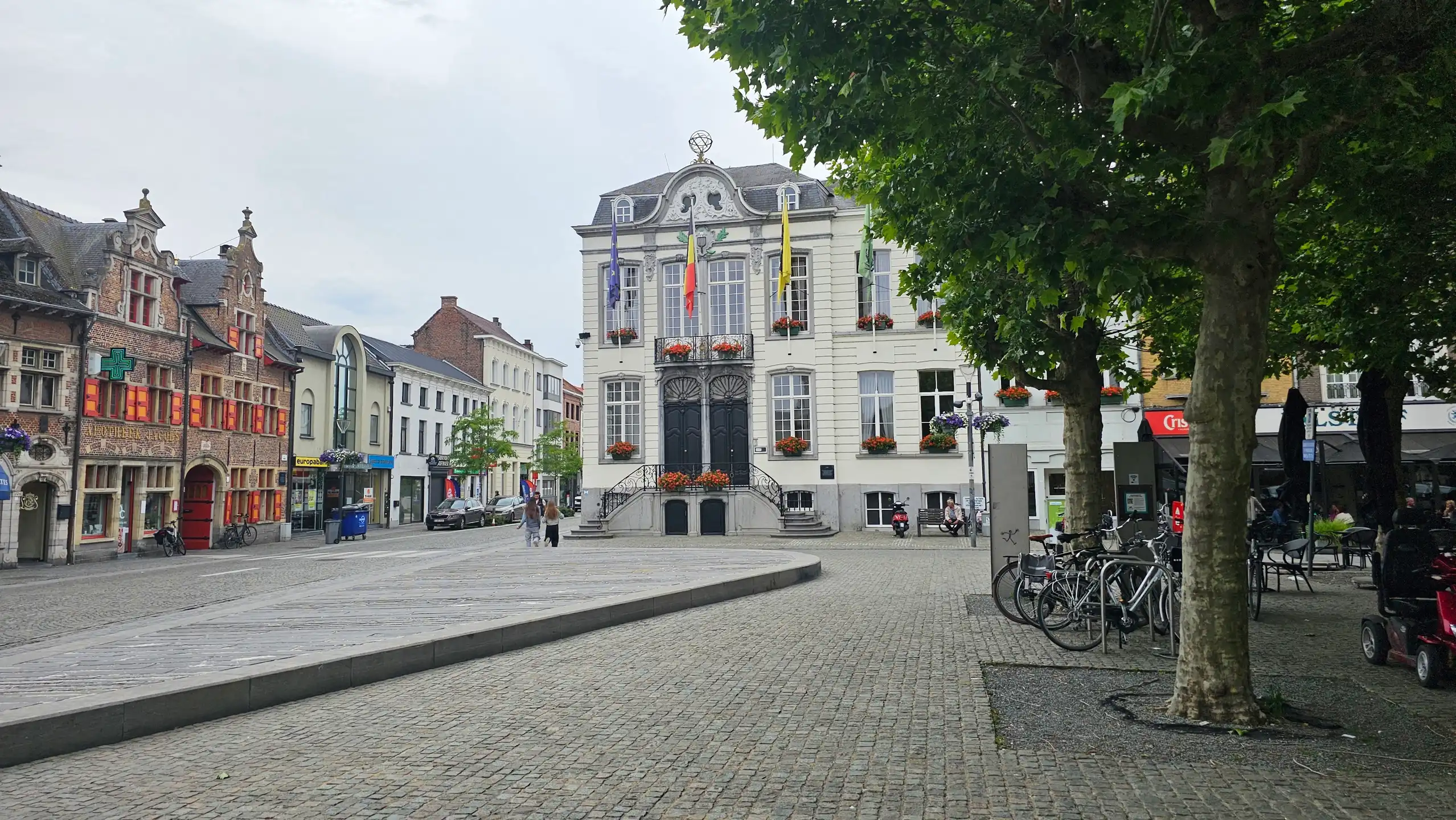 Centraal gelegen handelsruimte vlakbij de Markt van Lokeren foto 16