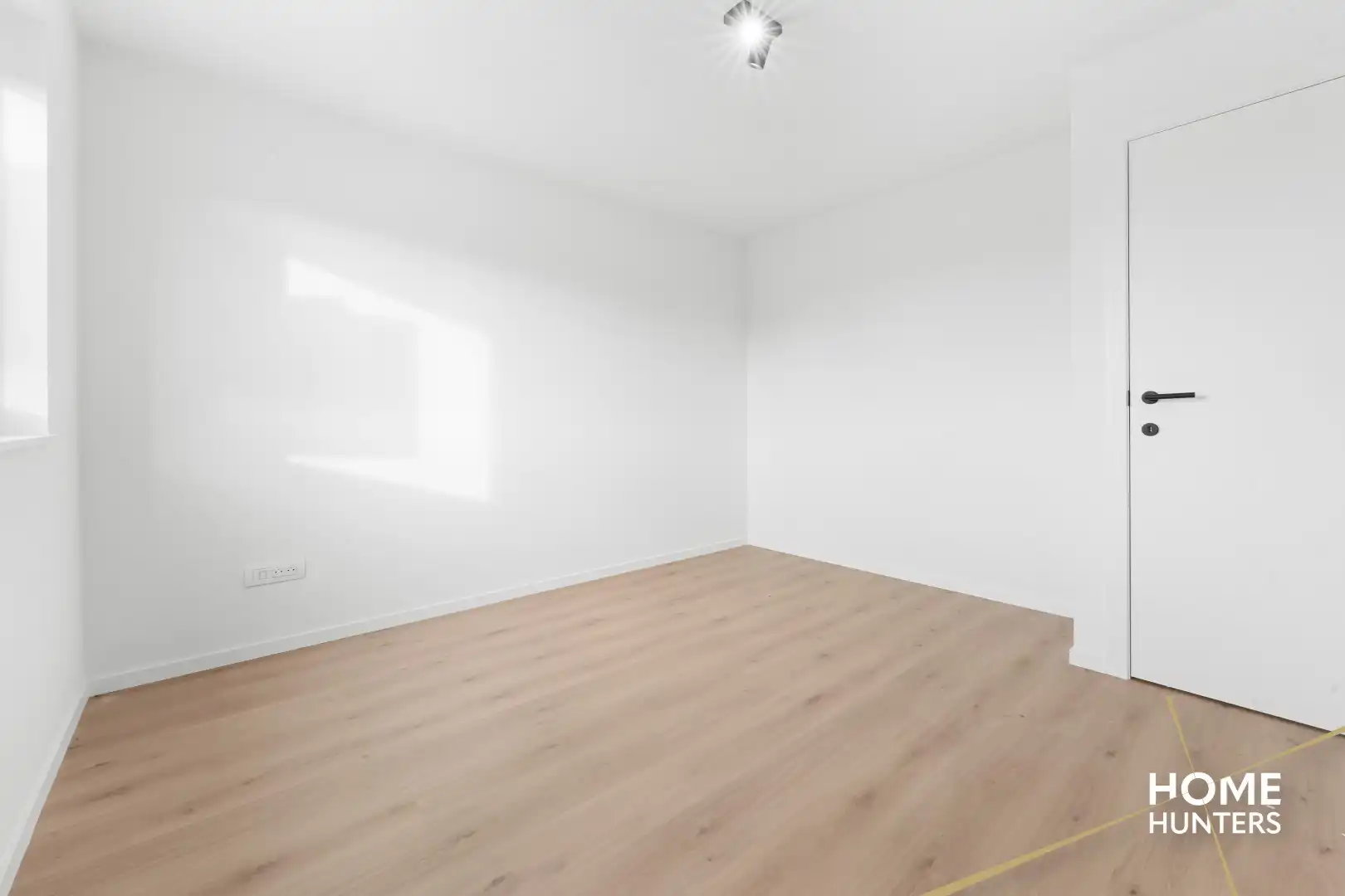 Luxueus afgewerkte halfopen nieuwbouwwoning met vergezichten foto 18