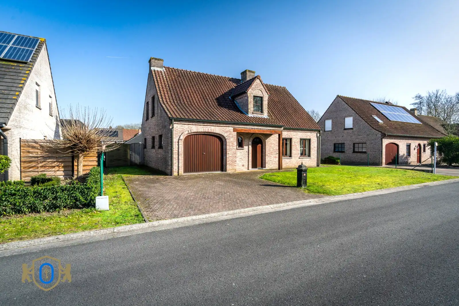 Hoofdfoto van de publicatie: 4-slpkr villa met garage & tuin