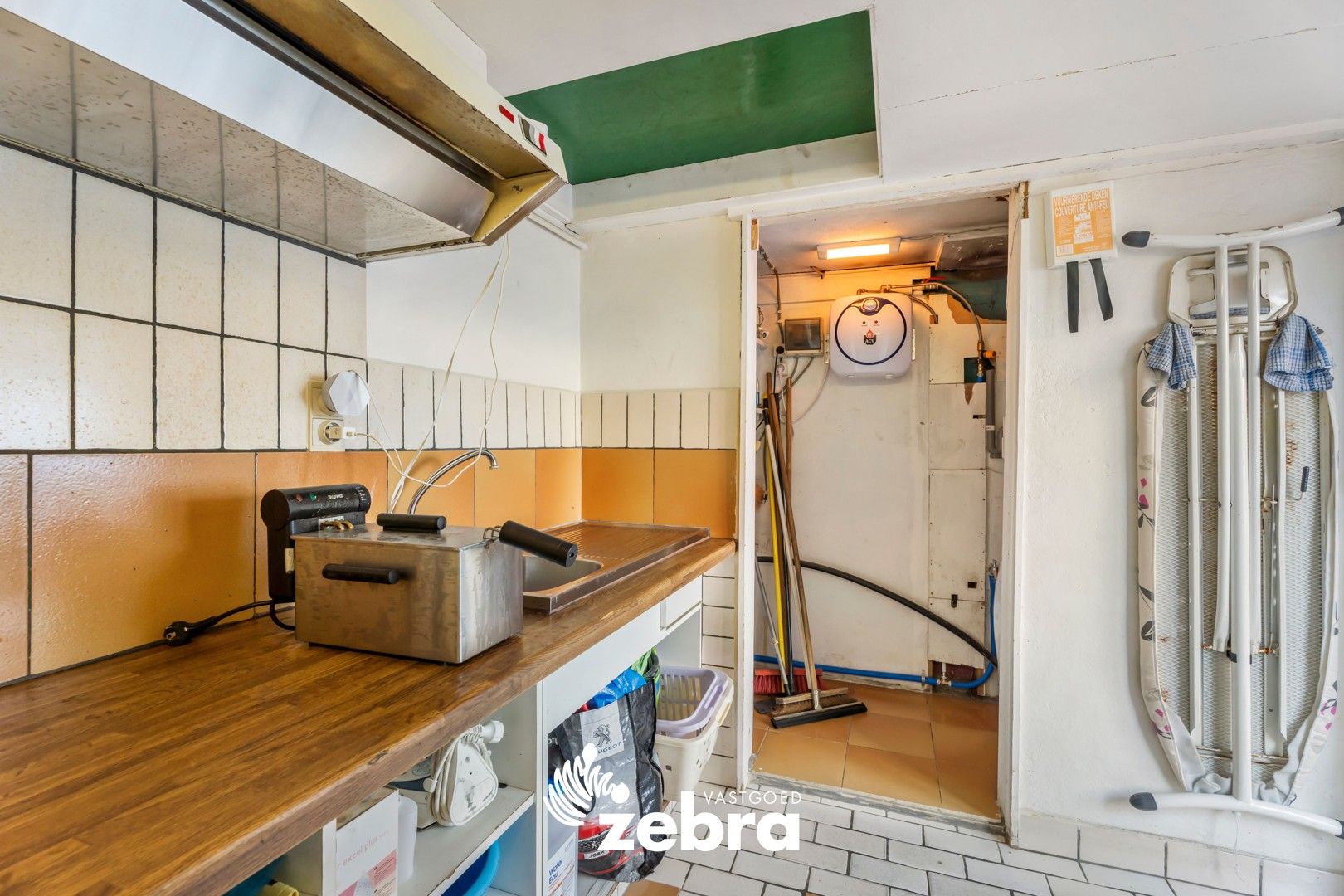 Instapklare woning met 4 slaapkamers en tuin te Oostrozebeke! foto 12