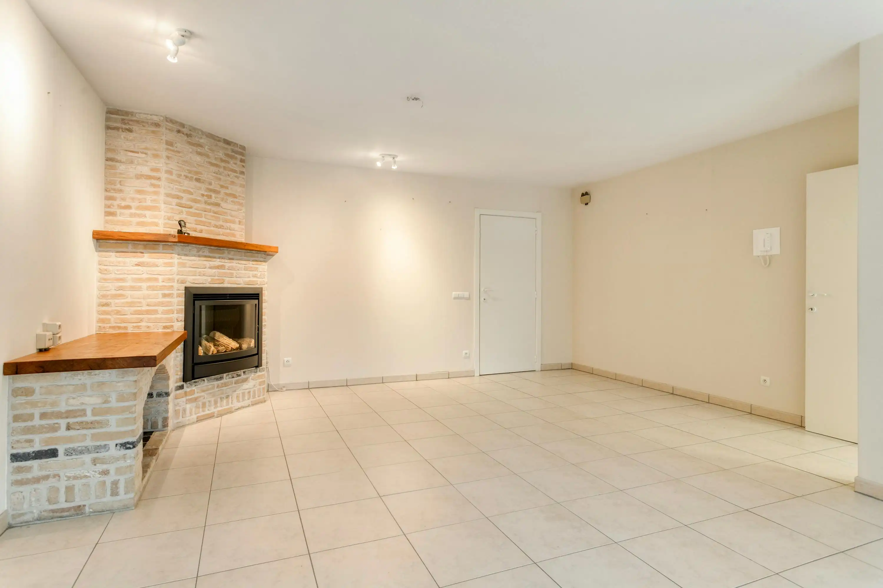 Ruim appartement (103m2) met 2 slaapkamers, terrassen te Sint-Kruis foto 4