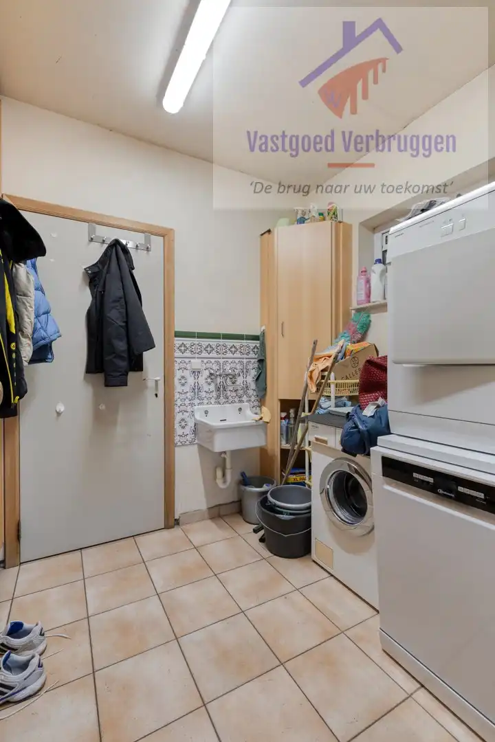 Open bebouwing met 4 slaapkamers en ruime tuin foto 10