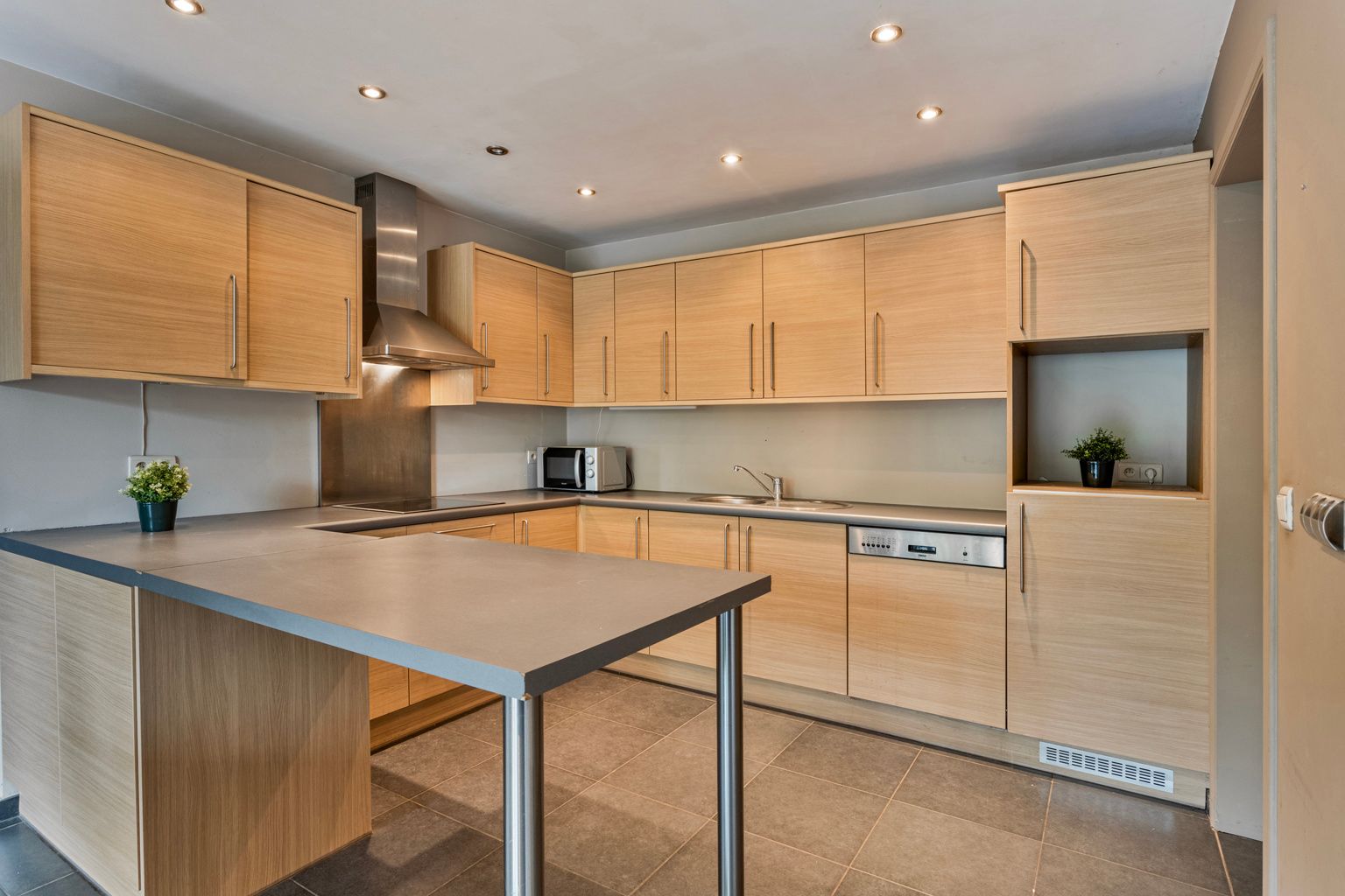 GERENOVEERDE WONING MET TUIN IN BOUTERSEM foto 7
