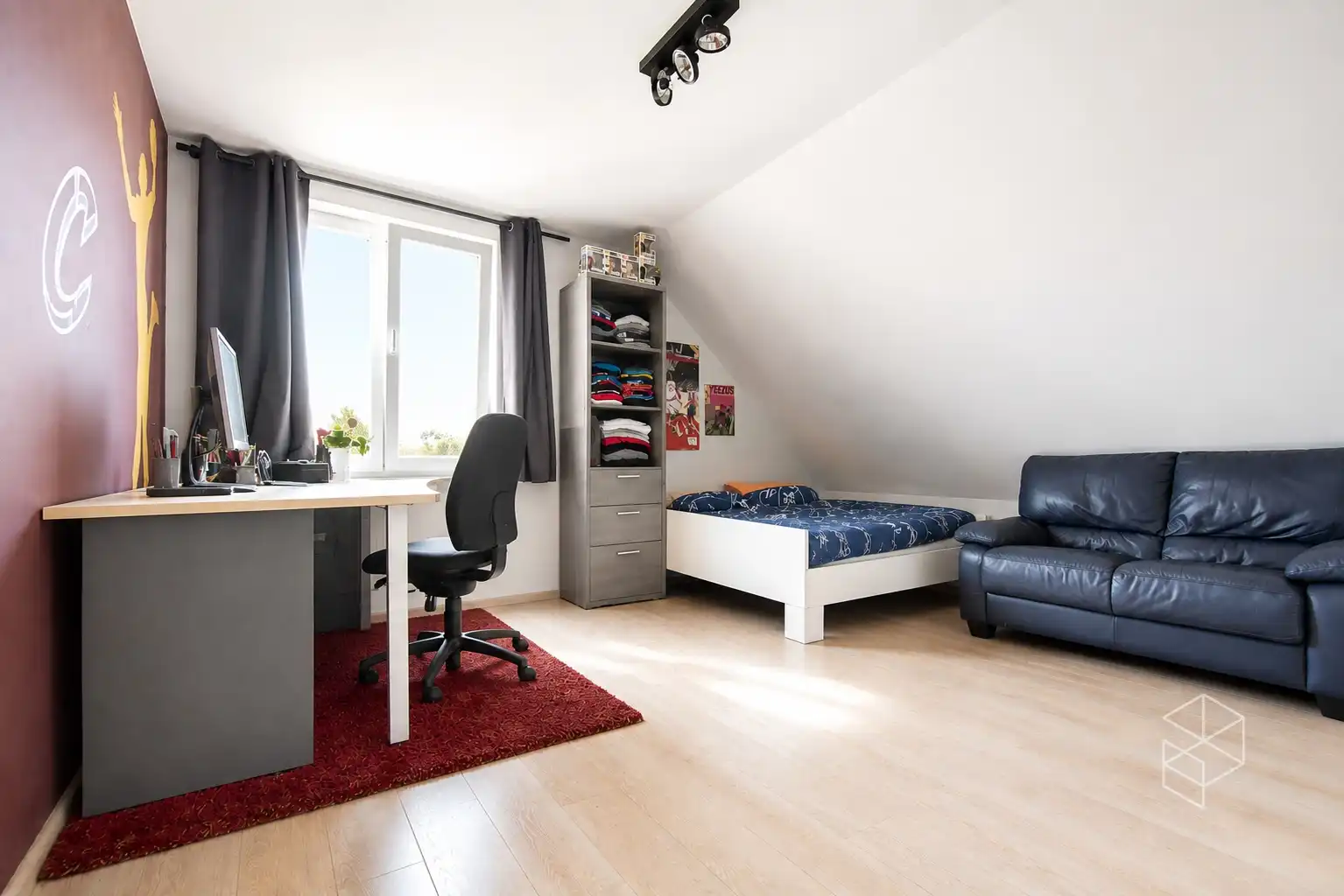 GROTE (254m²) instapklare gezinswoning met 4 slaapkamers, zwembad en poolhouse foto 20