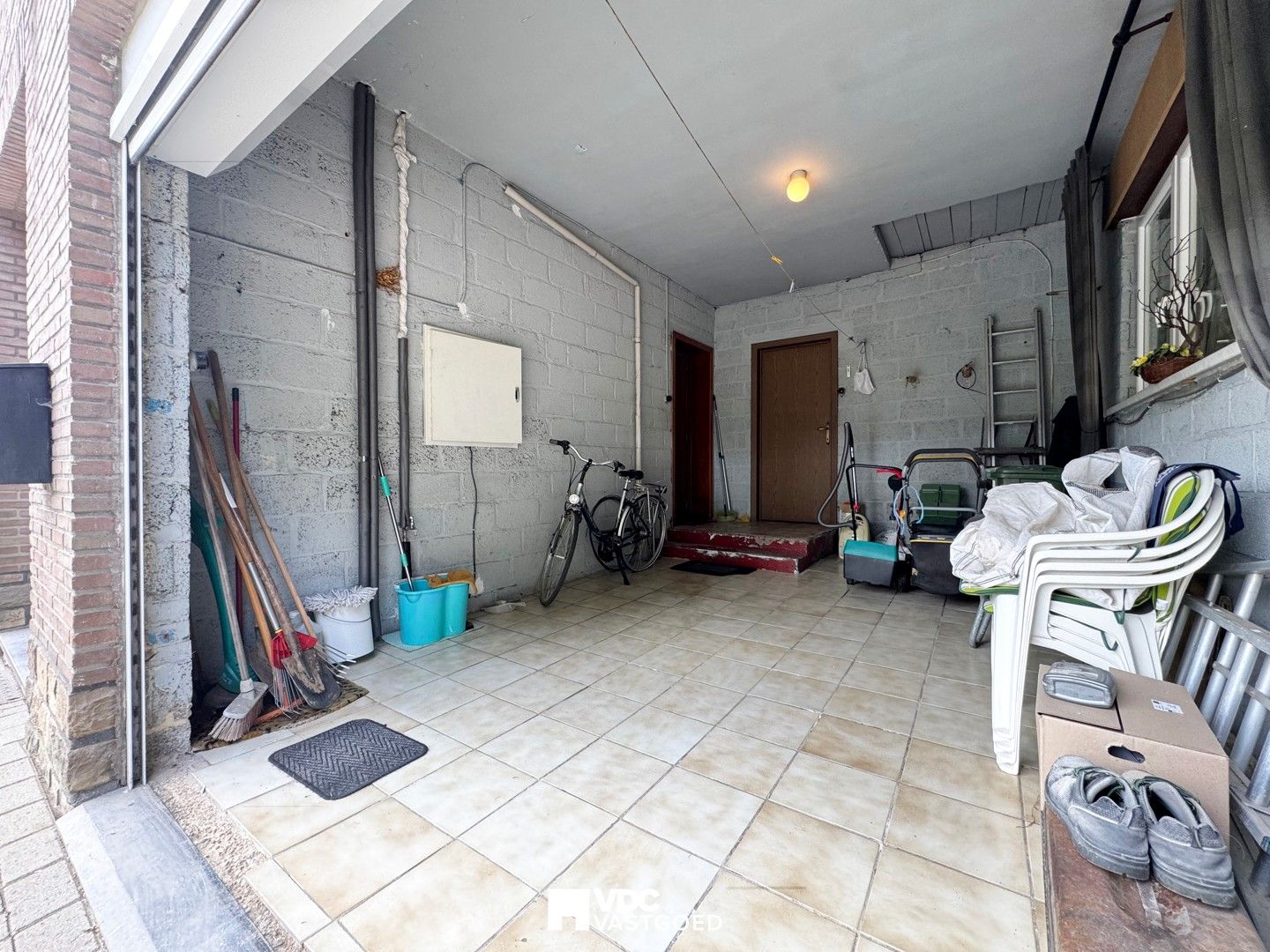 Te renoveren woning met uniek uitzicht op de velden foto 14