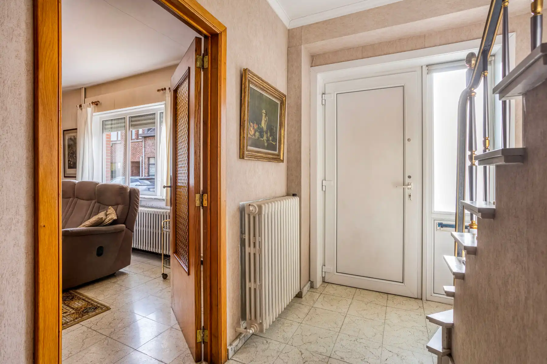 Landelijke driegevelwoning met garage en tuin foto 4