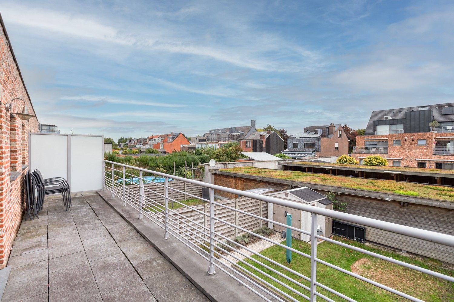 Instapklaar, luxueus appartement met 3 slaapkamers, zonnig terras & overdekte parkeerplaats in Kontich foto 3