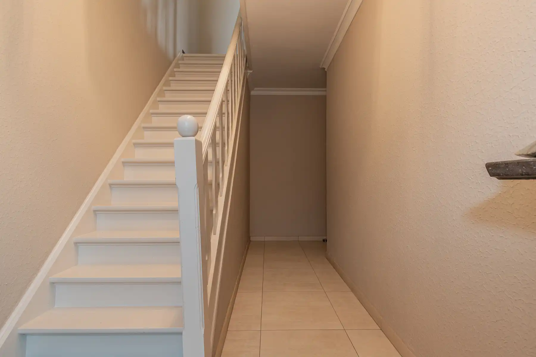Instapklare woning in het centrum van Zele foto 2
