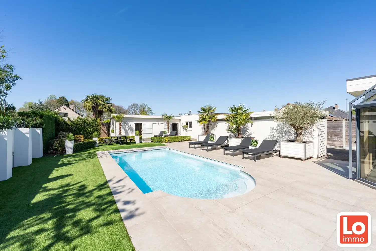 Prachtige instapklare villa met 4 slpks en zwembad op een rustige ligging foto 16