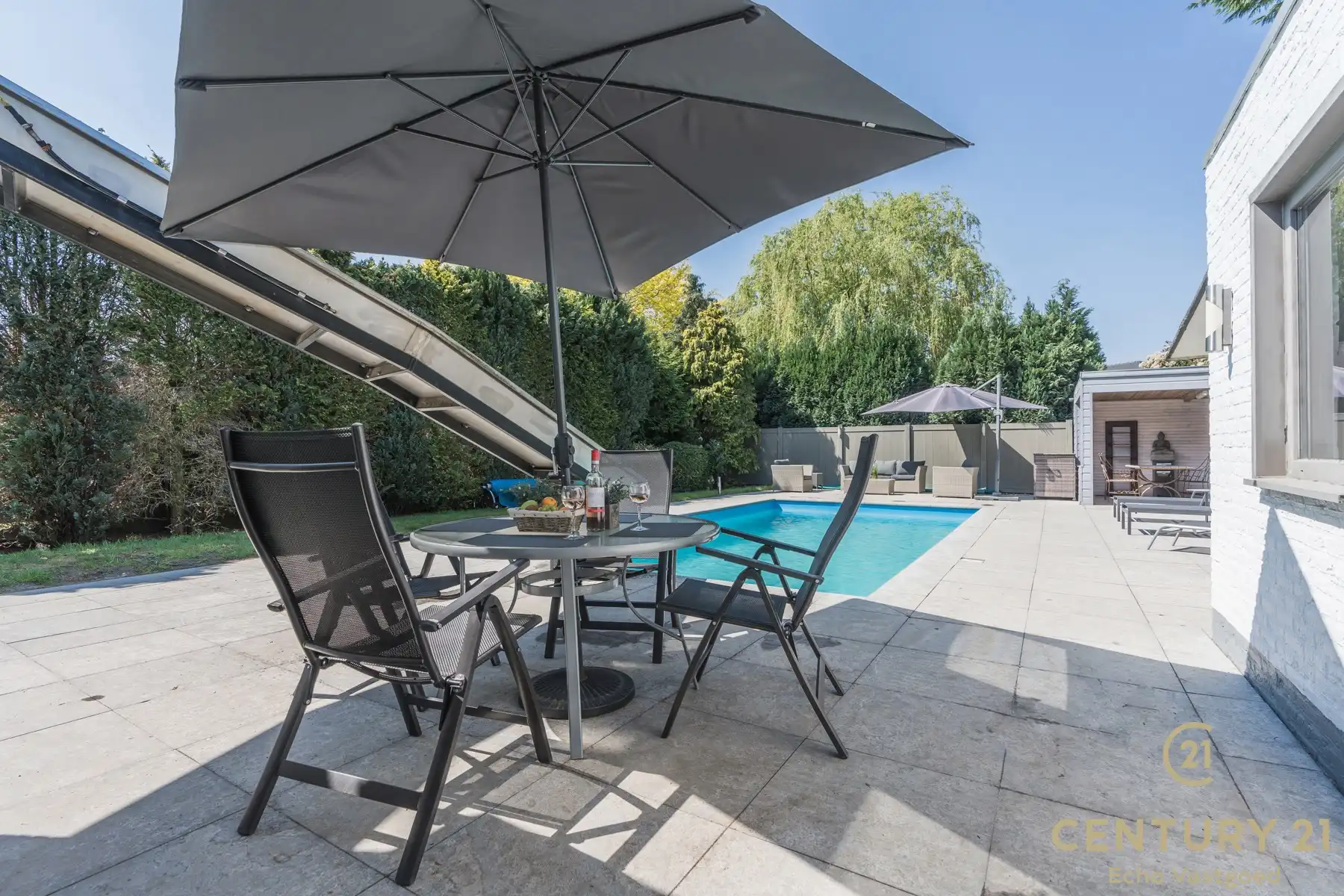 Gerenoveerde vrijstaande villa met verwarmd zwembad foto 2