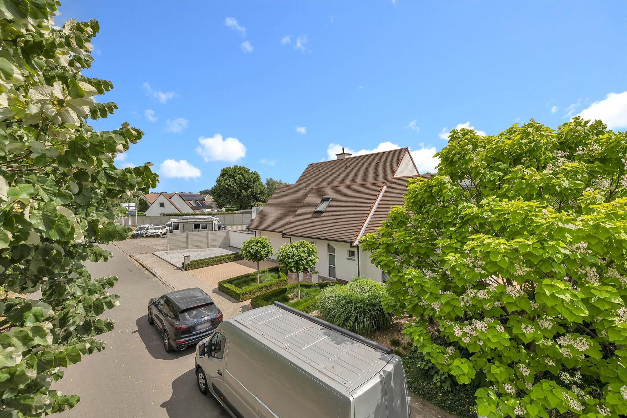 Instapklare villa in Erembodegem met hoogwaardige afwerking foto 30