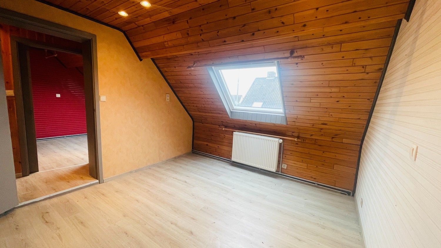 Centraal gelegen woning met 3 slpks, ruime volumes en zonnige buitenruimte foto 12